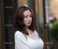 牛仔热裤小妹
