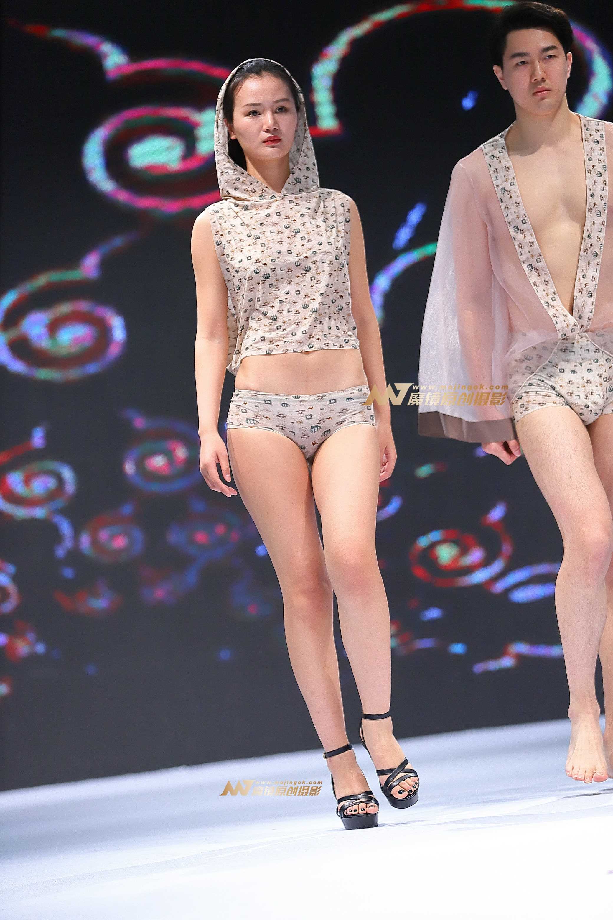23640-rb1acfcwukf.jpg