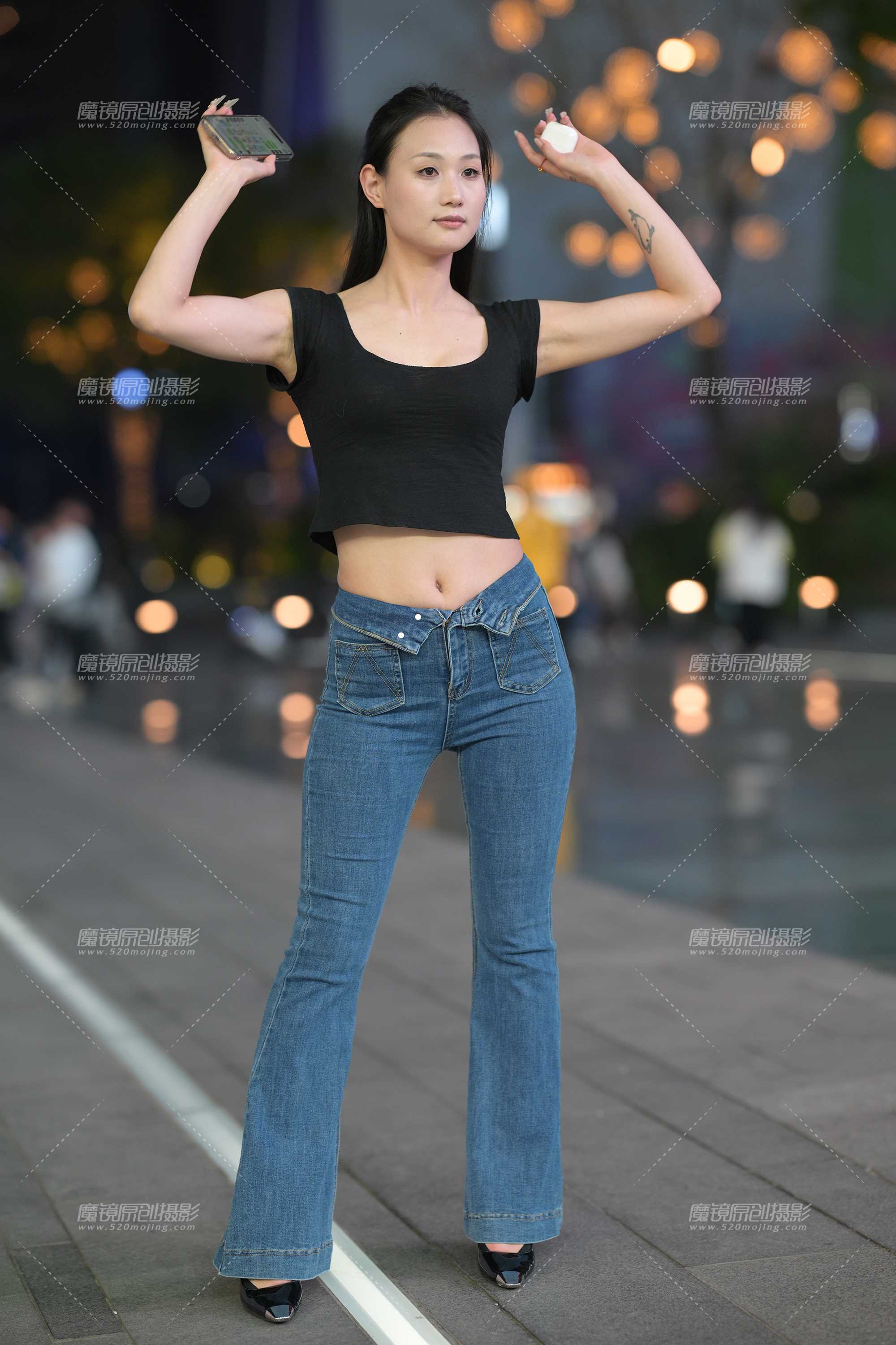 牛仔翘臀美女