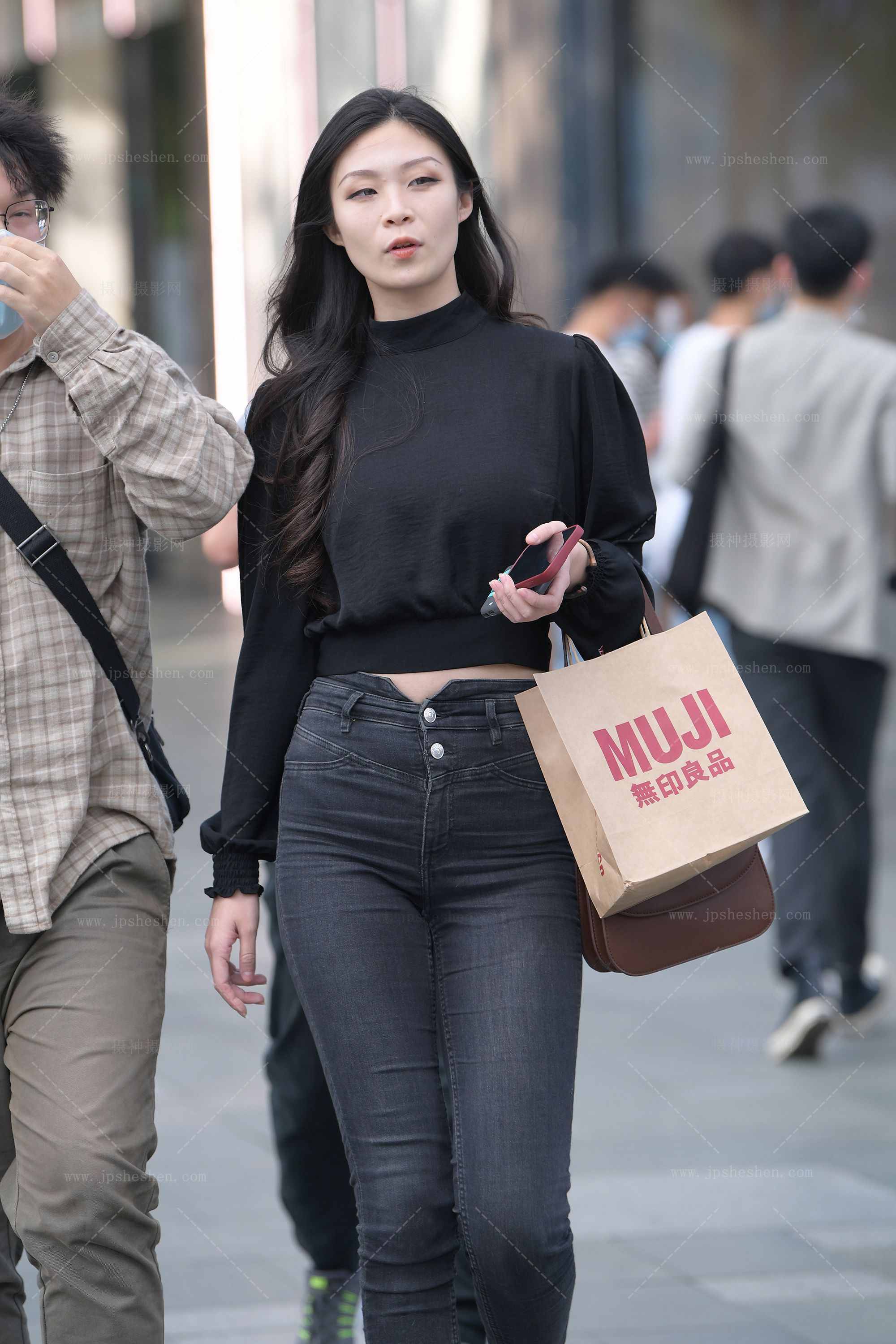 16324-rby0x1imljr.jpg