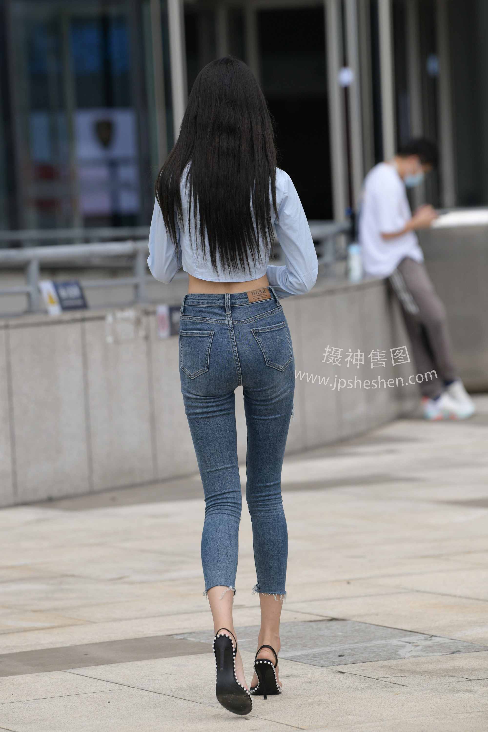 9776-r1qk4l1q2zf.jpg