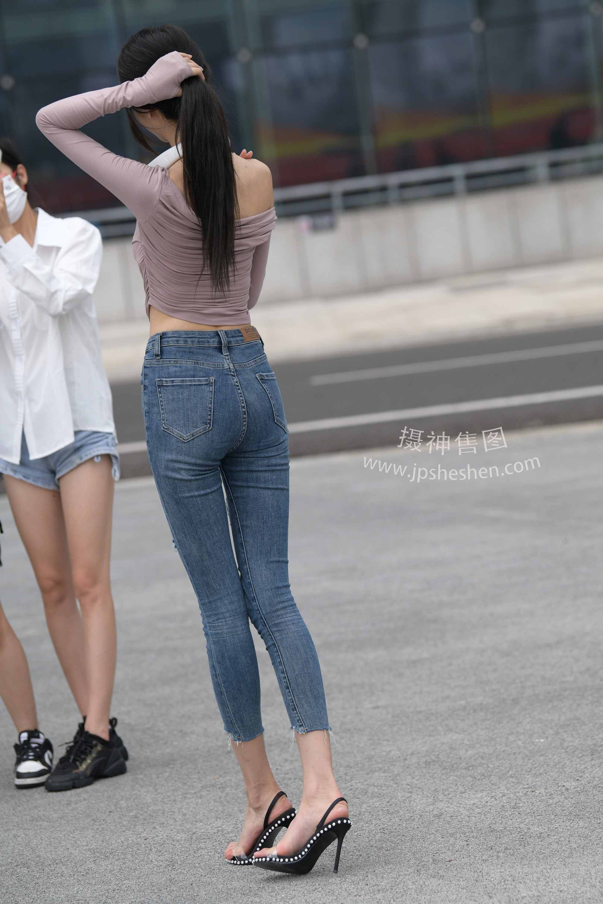 9063-0j4u0jtjj3m.jpg