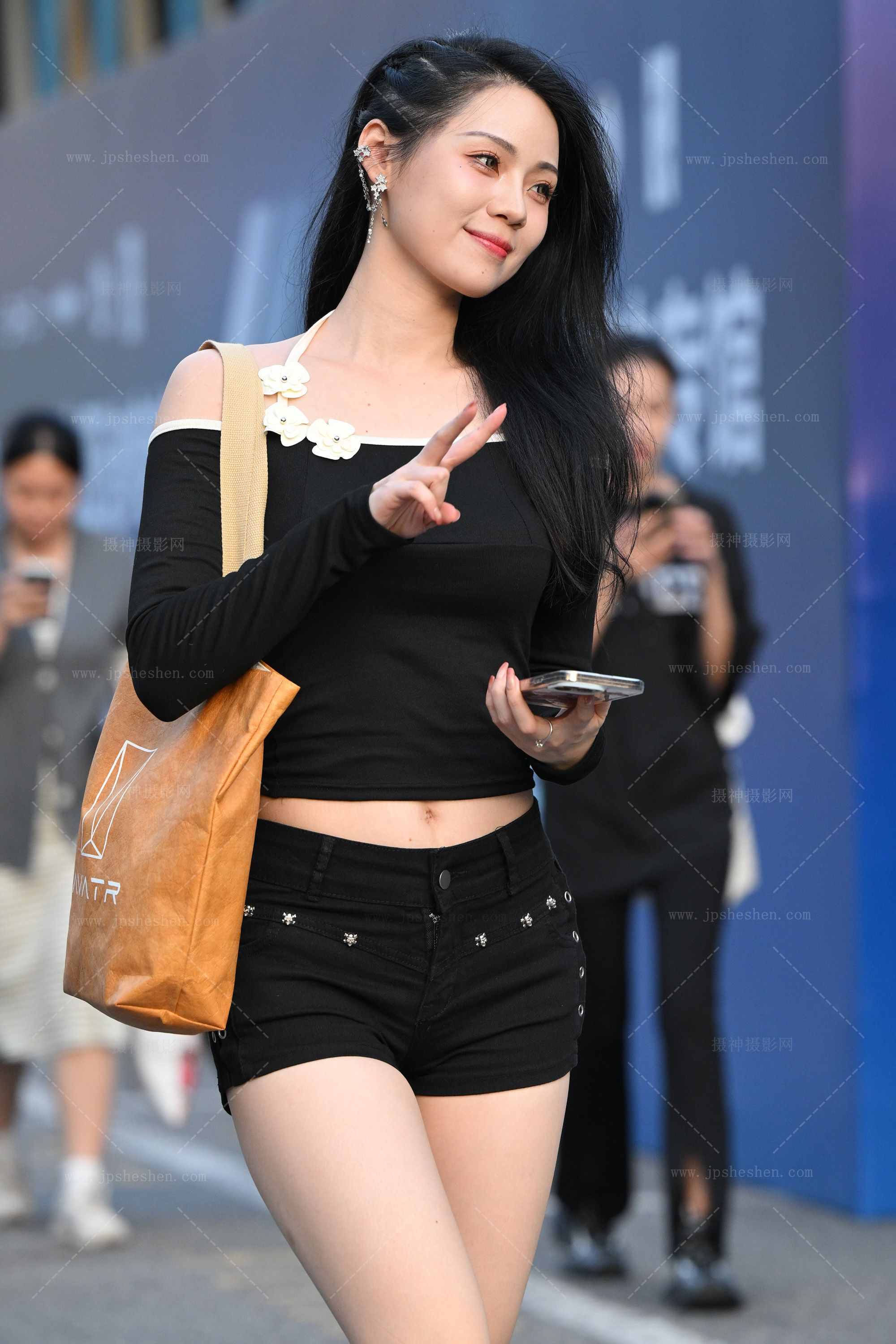 18330-ued1i4a0ns5.jpg