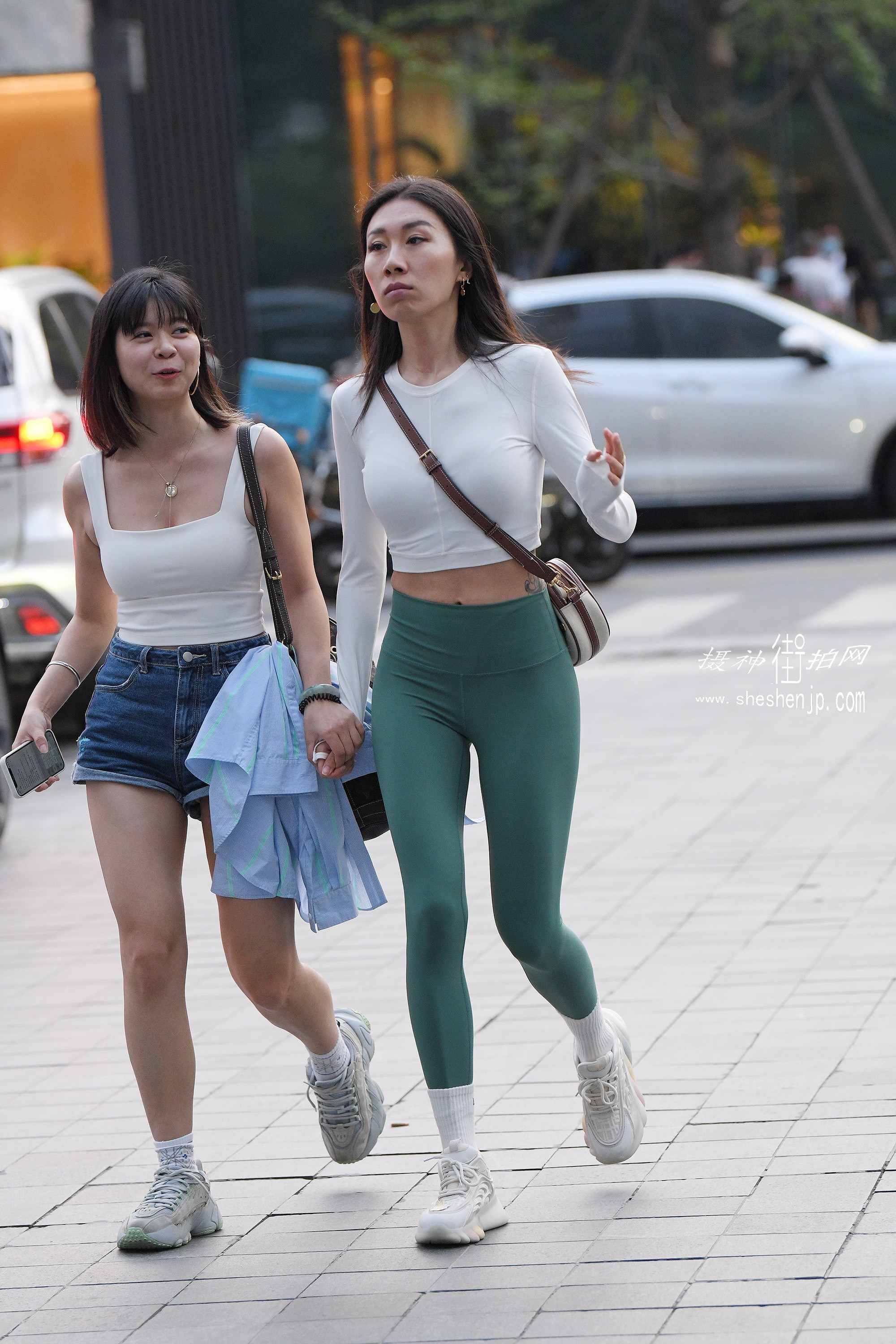 5987-eartmkc150b.jpg