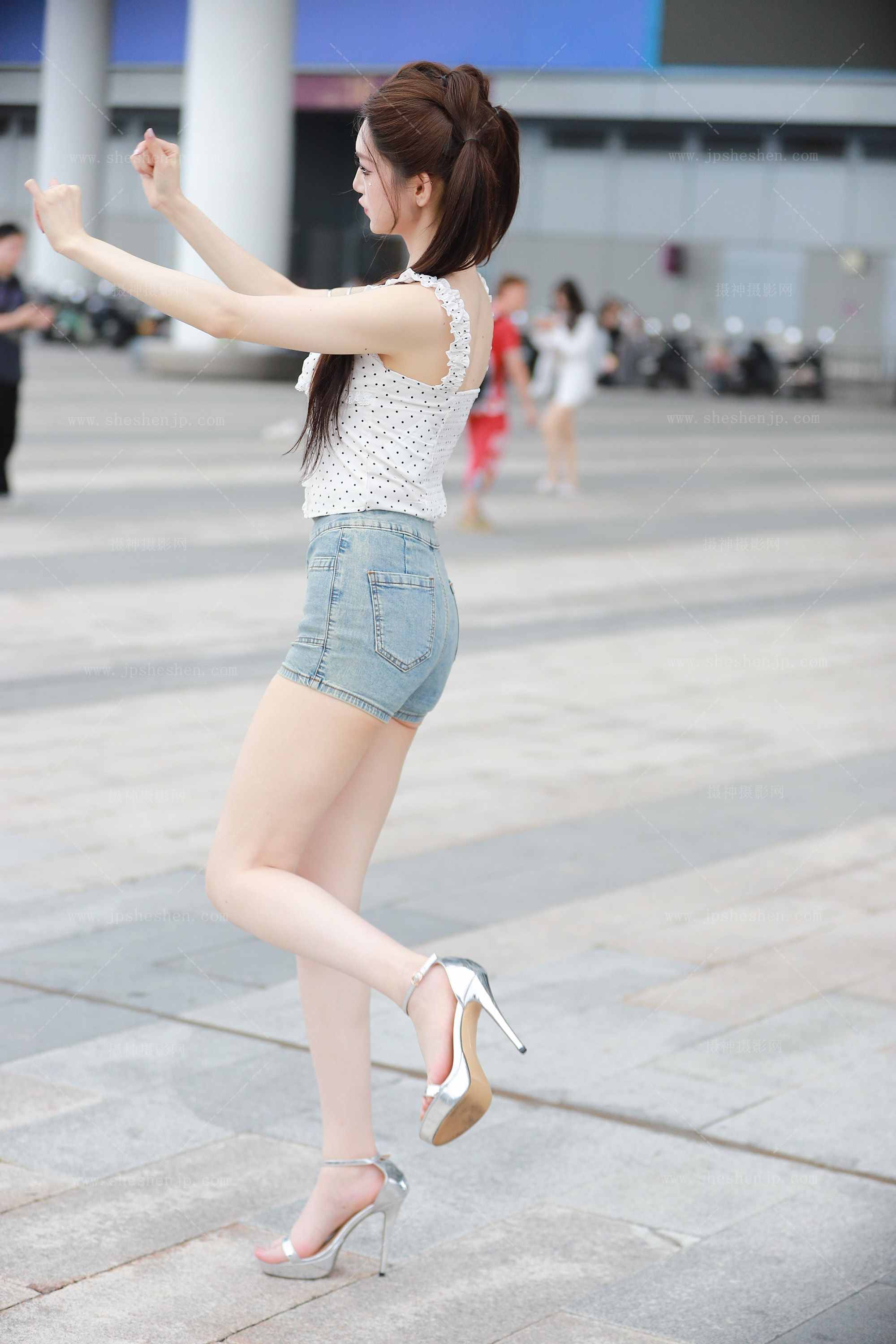 20451-abxuntc1wnp.jpg
