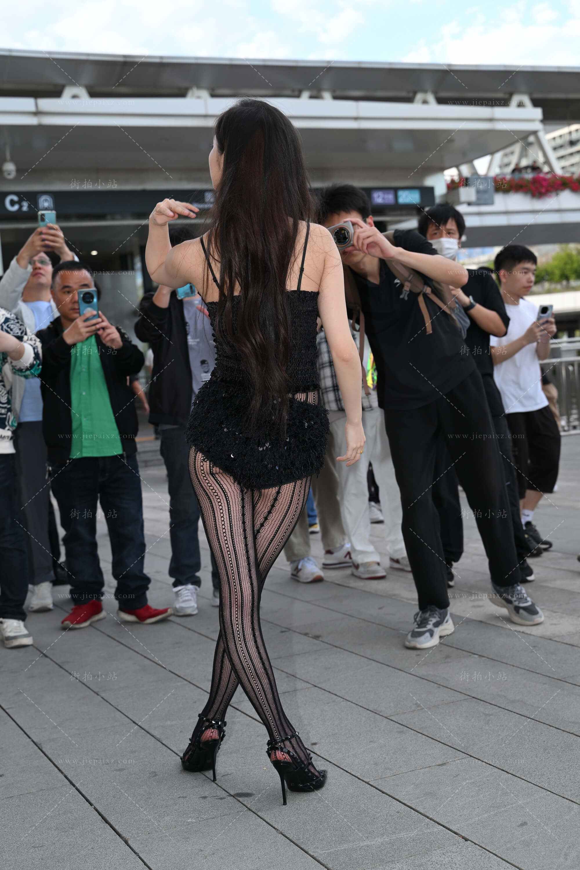 34602v1j0gjgrs3f.jpg