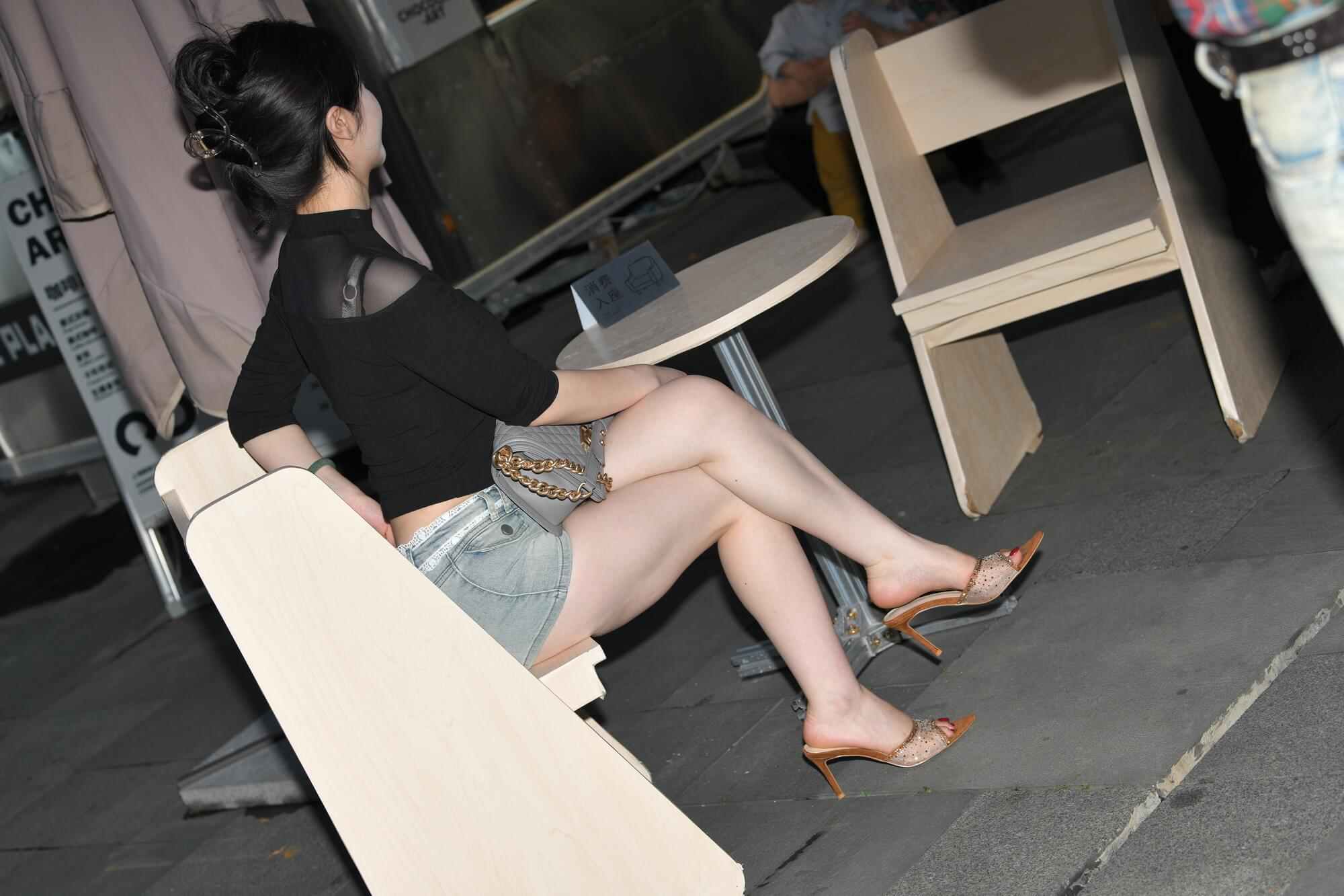 33077xo2s1ggcm0o.jpg