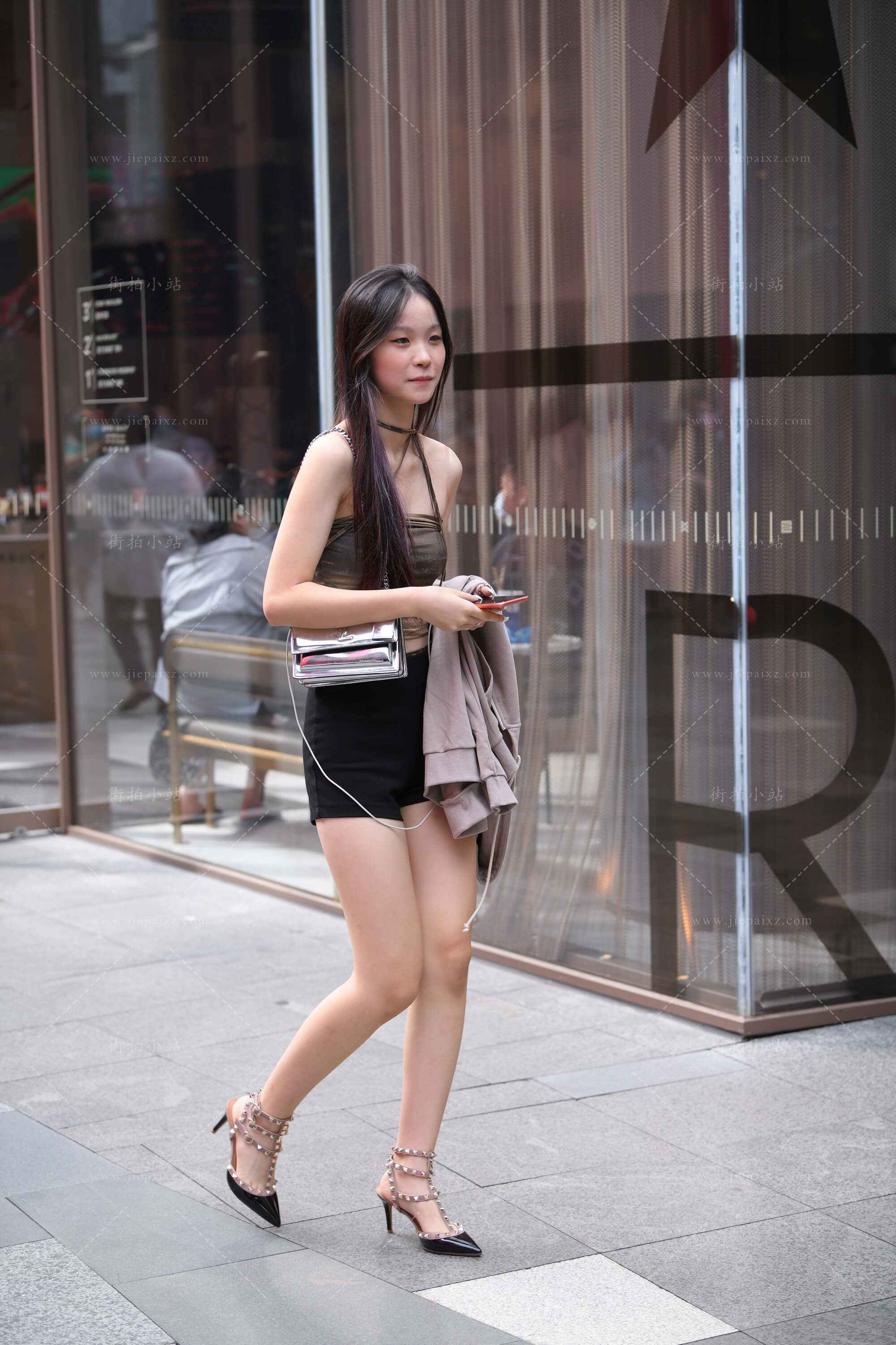 35375y11j25bl5ux.jpg