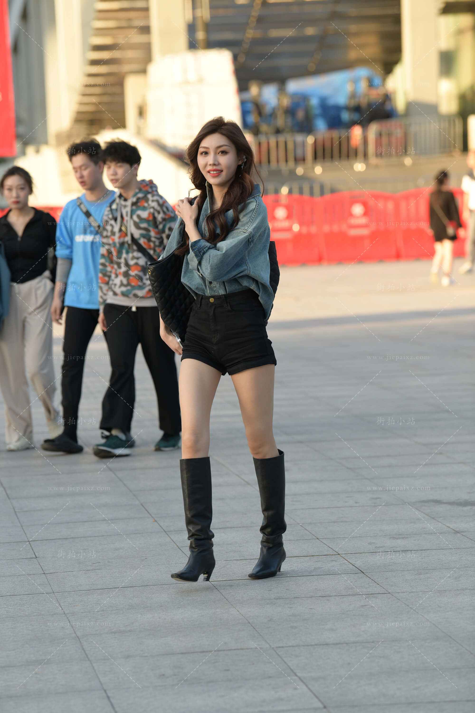 34798nhxax11oary.jpg