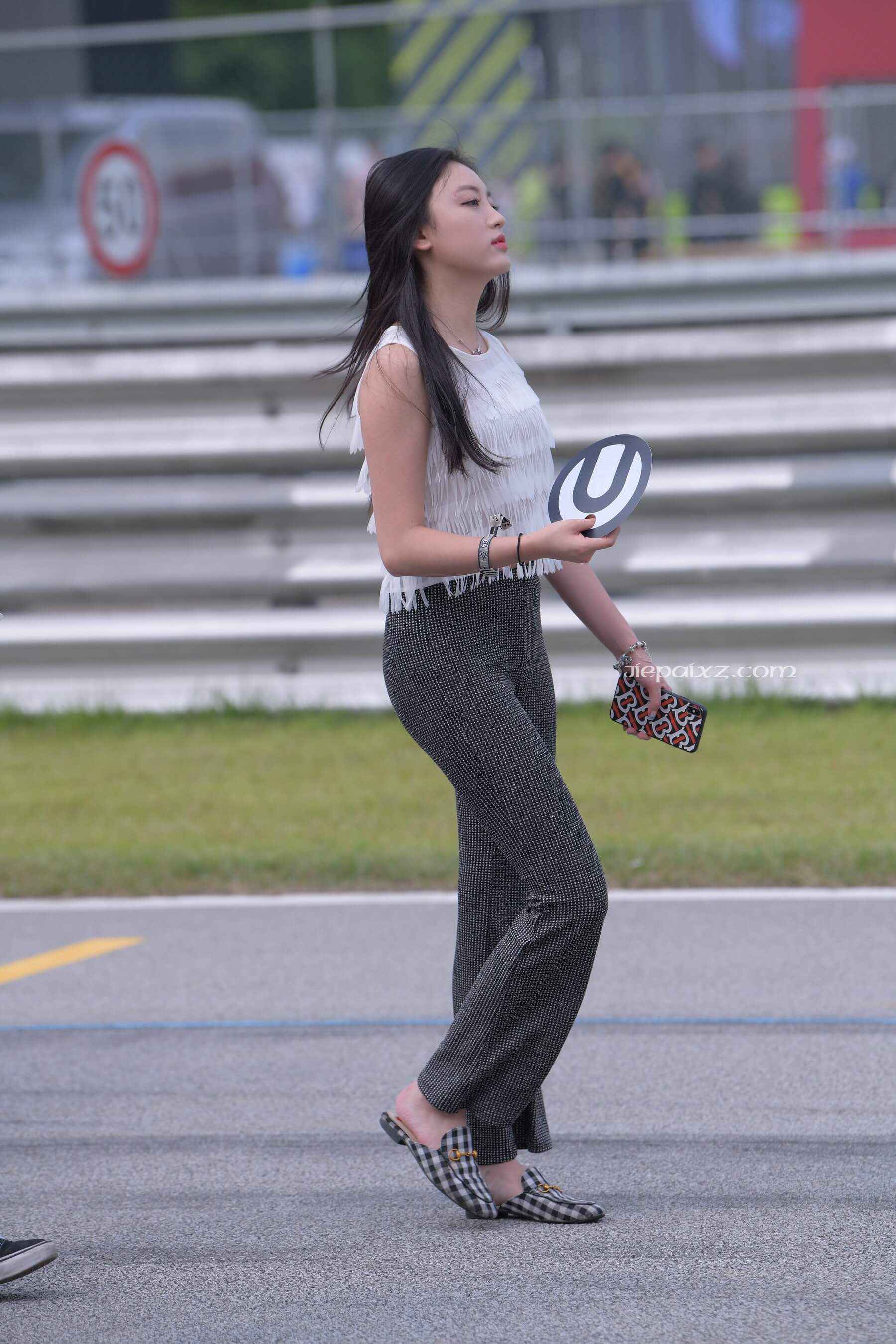 2171031mdhwnvba3.jpg