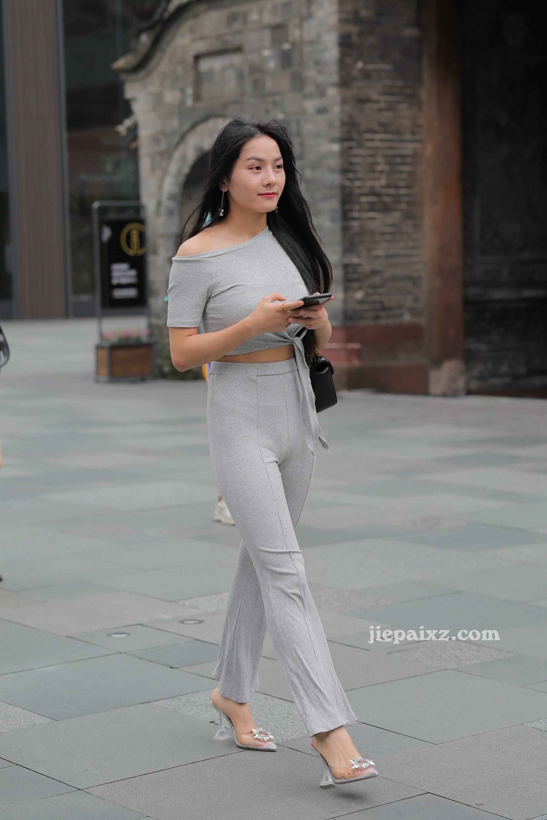 22013ab2uepzk4e1.jpg