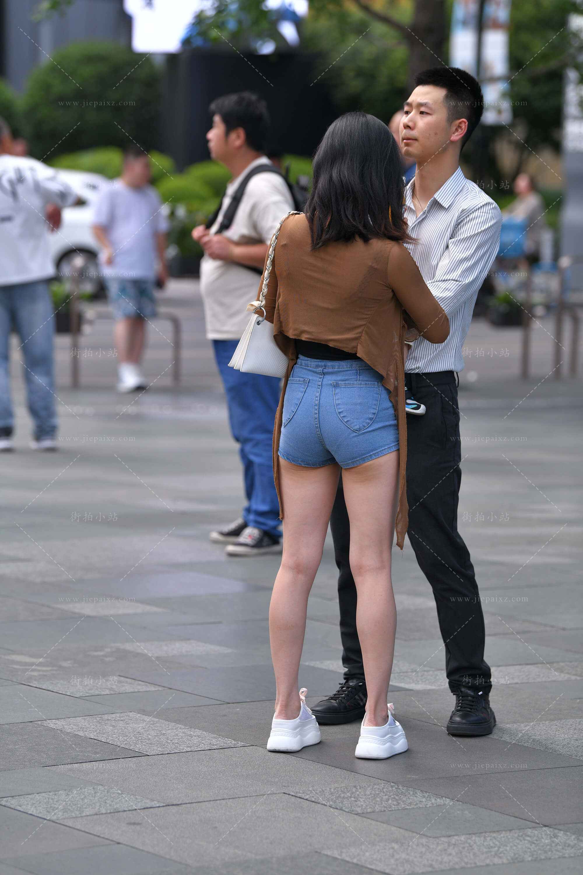 32973ejisj35a0sd.jpg
