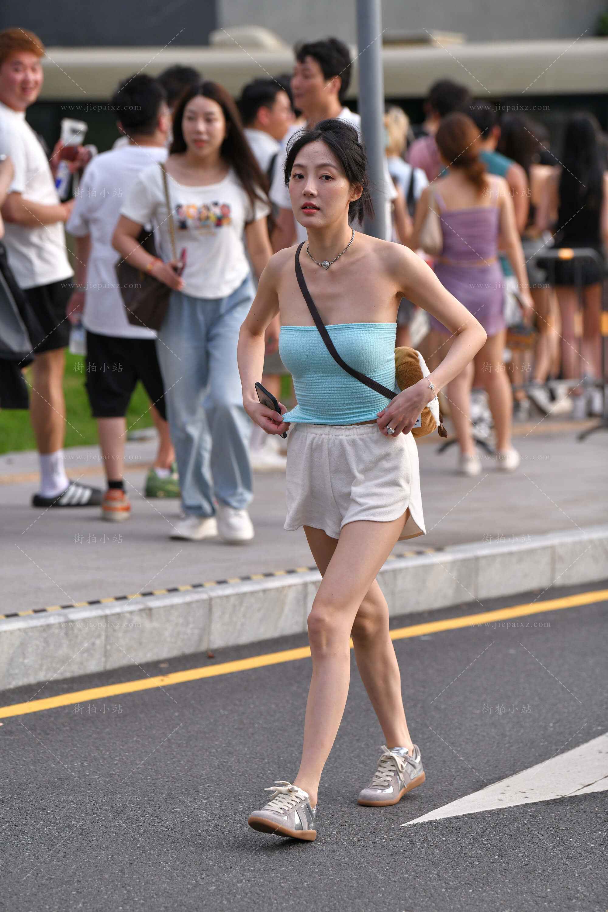 32805enyqhnr1ch3.jpg