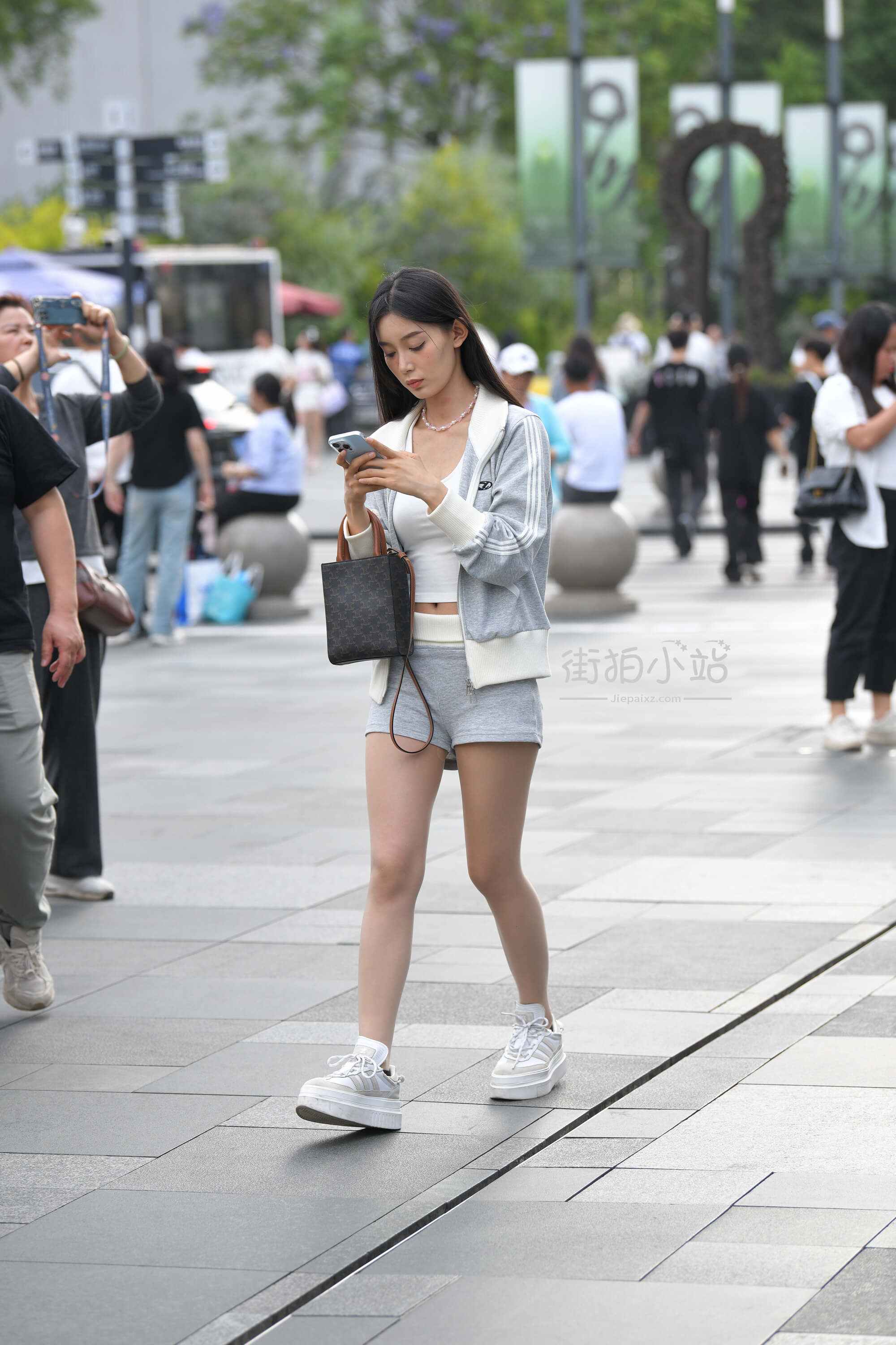 32170y0xswuacqq4.jpg