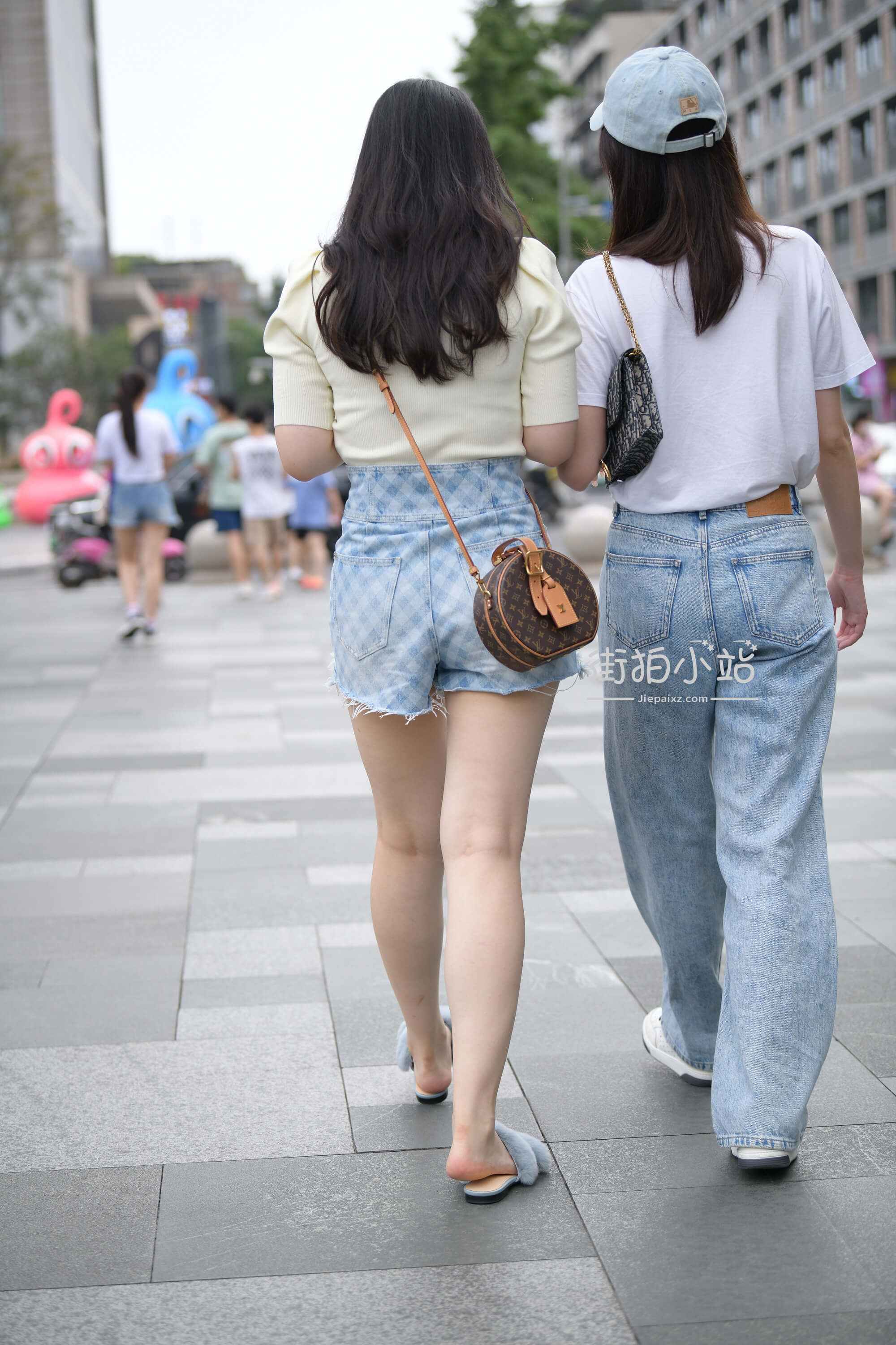31785bh5sron02iw.jpg
