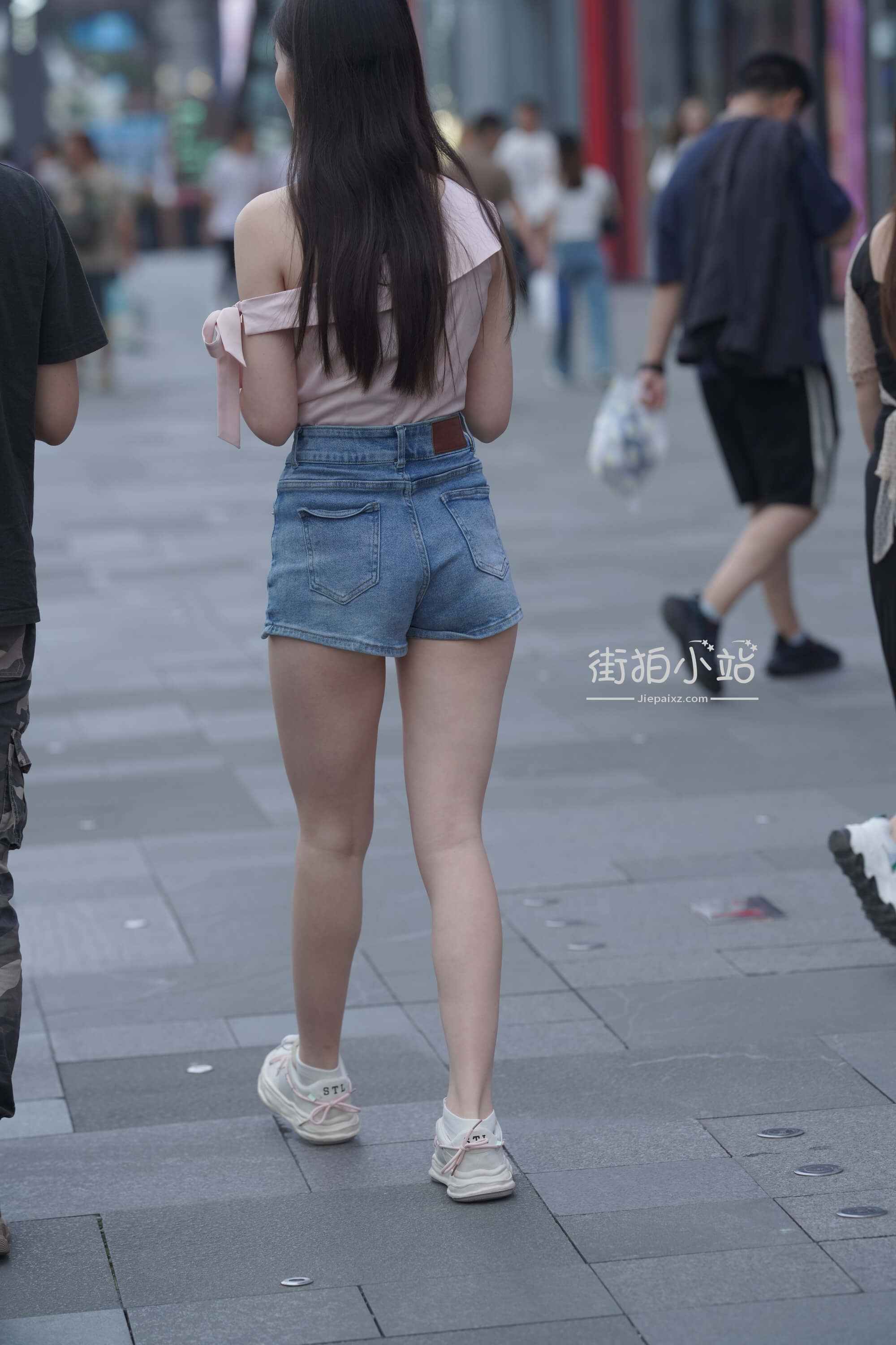 310792hrbsqcqilu.jpg