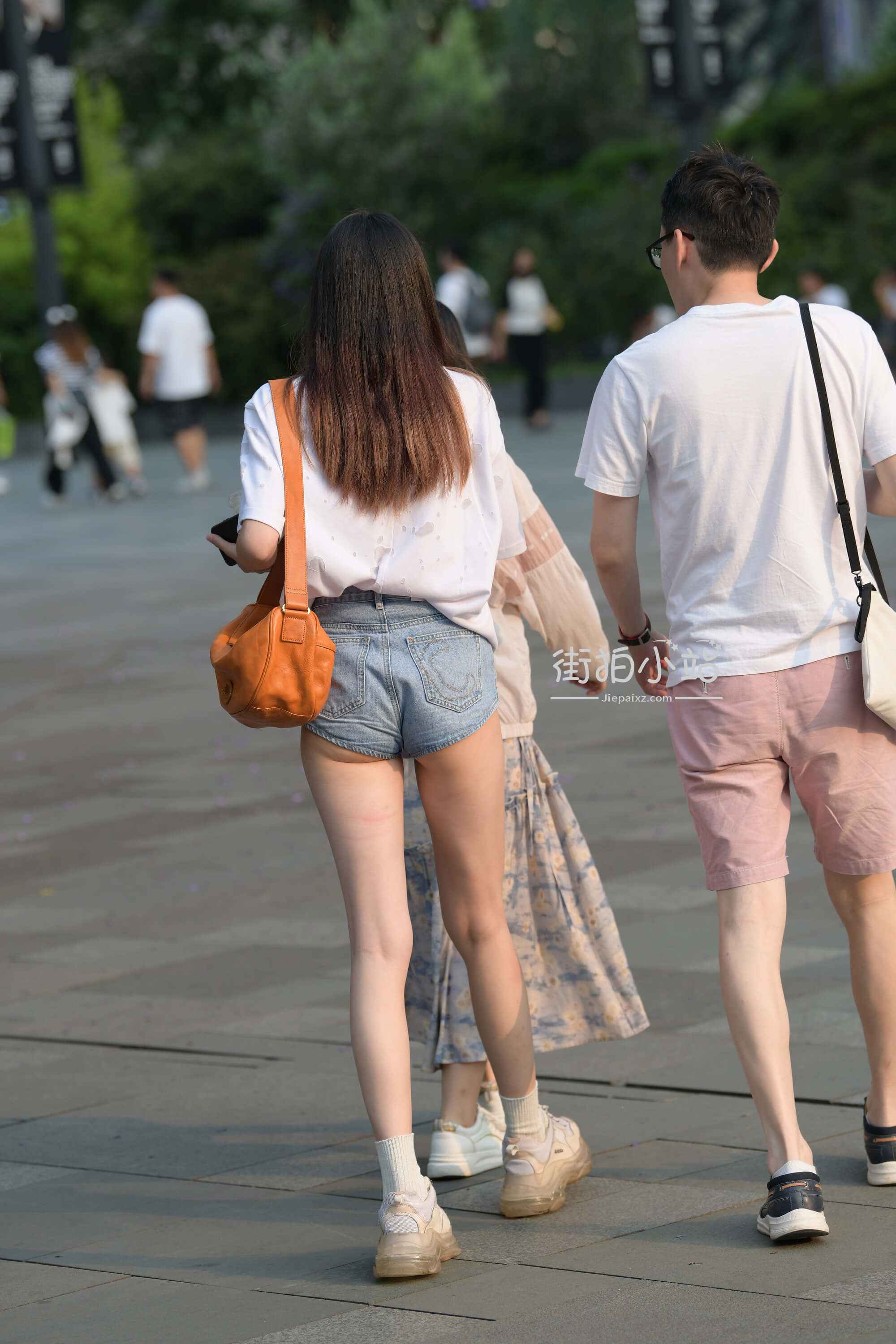 30579h005pfol5vy.jpg