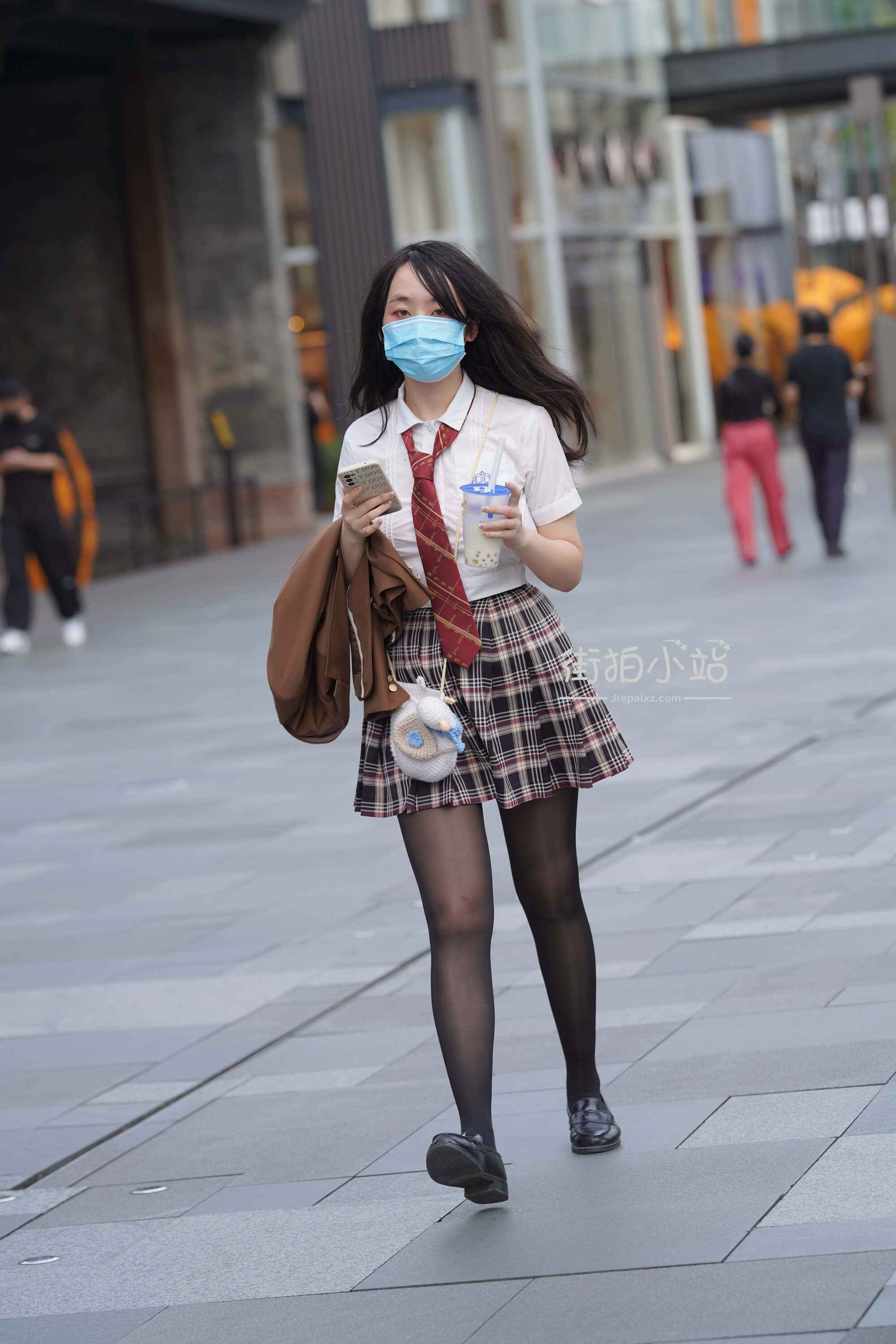30423aih3y31zbr1.jpg