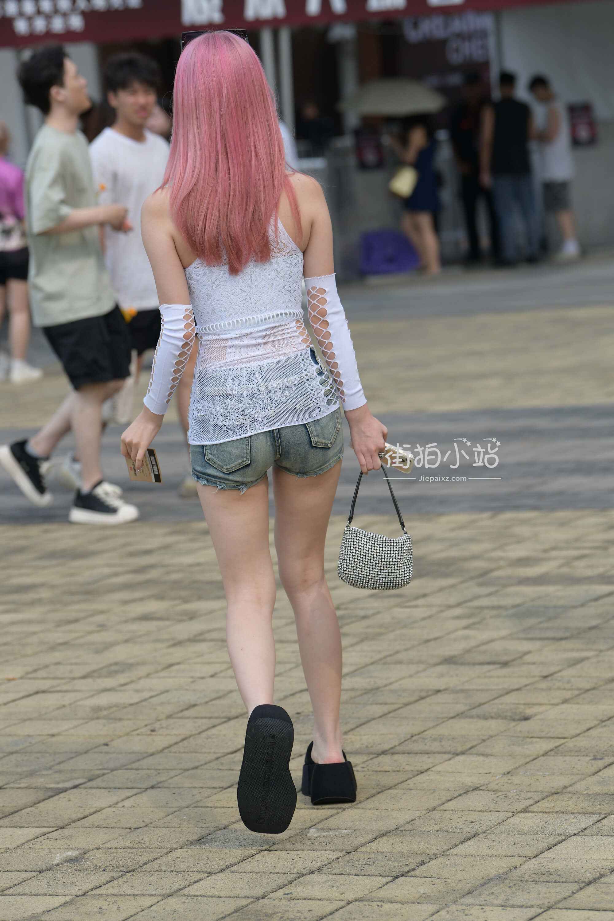 3040540uysrojrv0.jpg