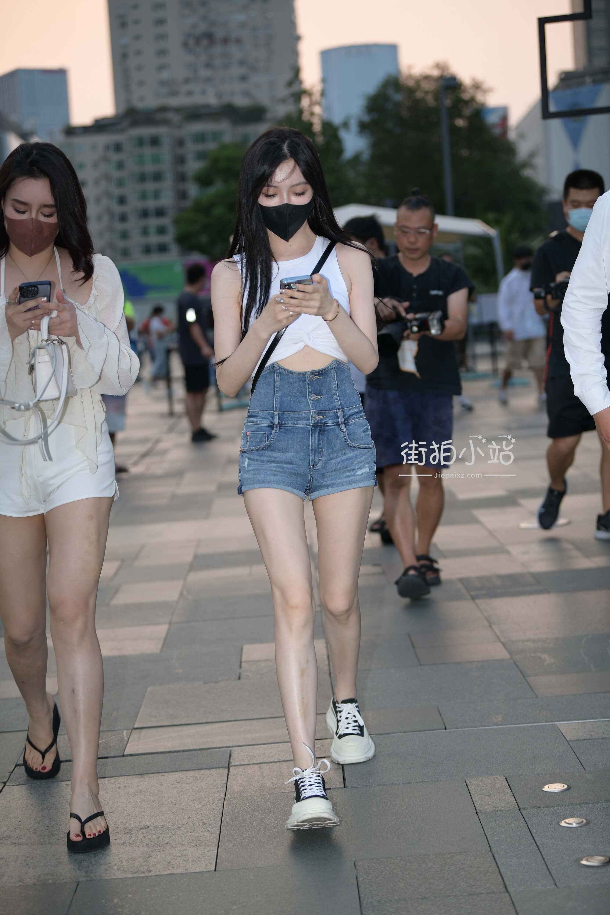 30365shew4uv33lu.jpg