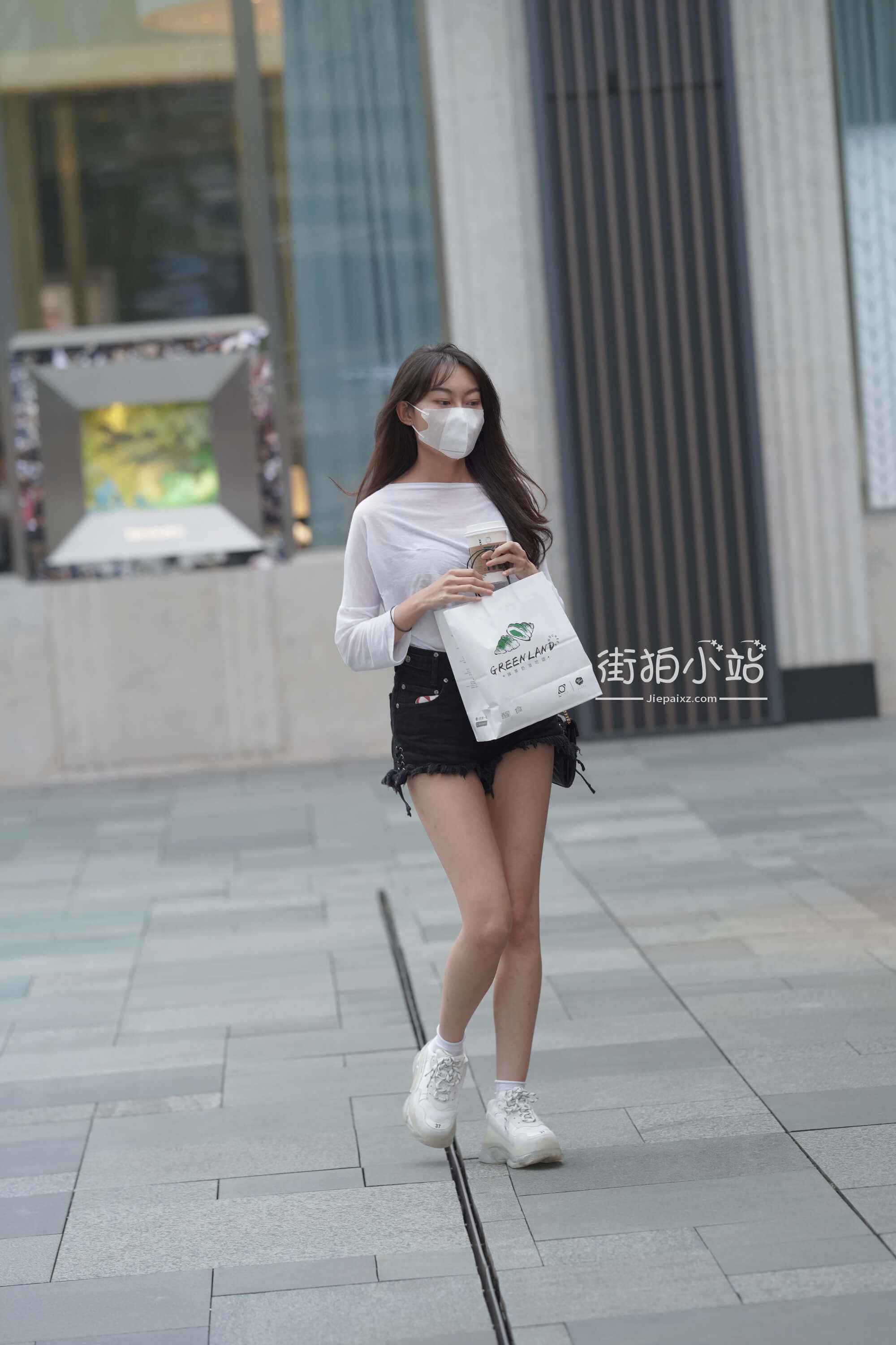 30282aov1dqs5yao.jpg