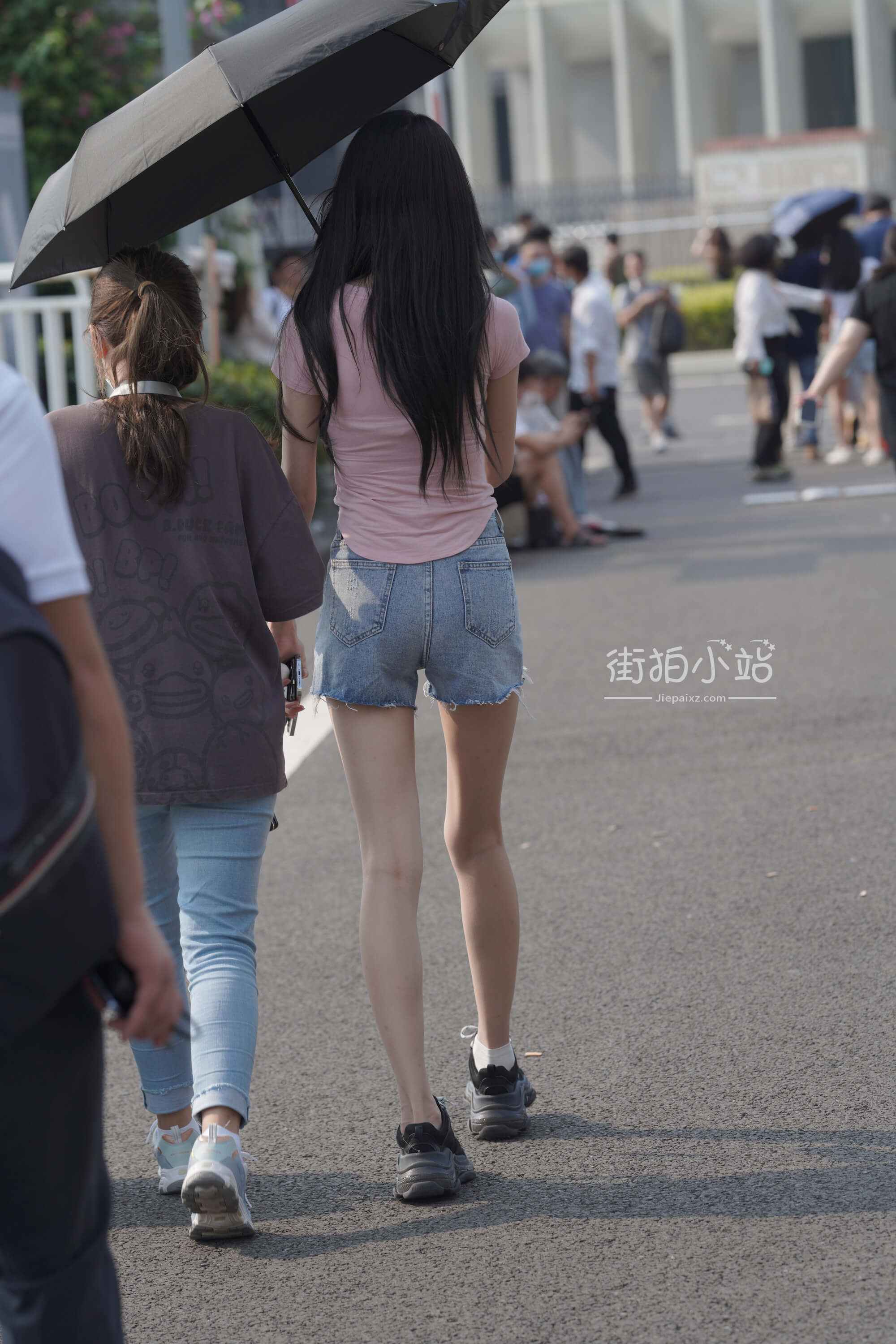 30057qq4akktcvfn.jpg