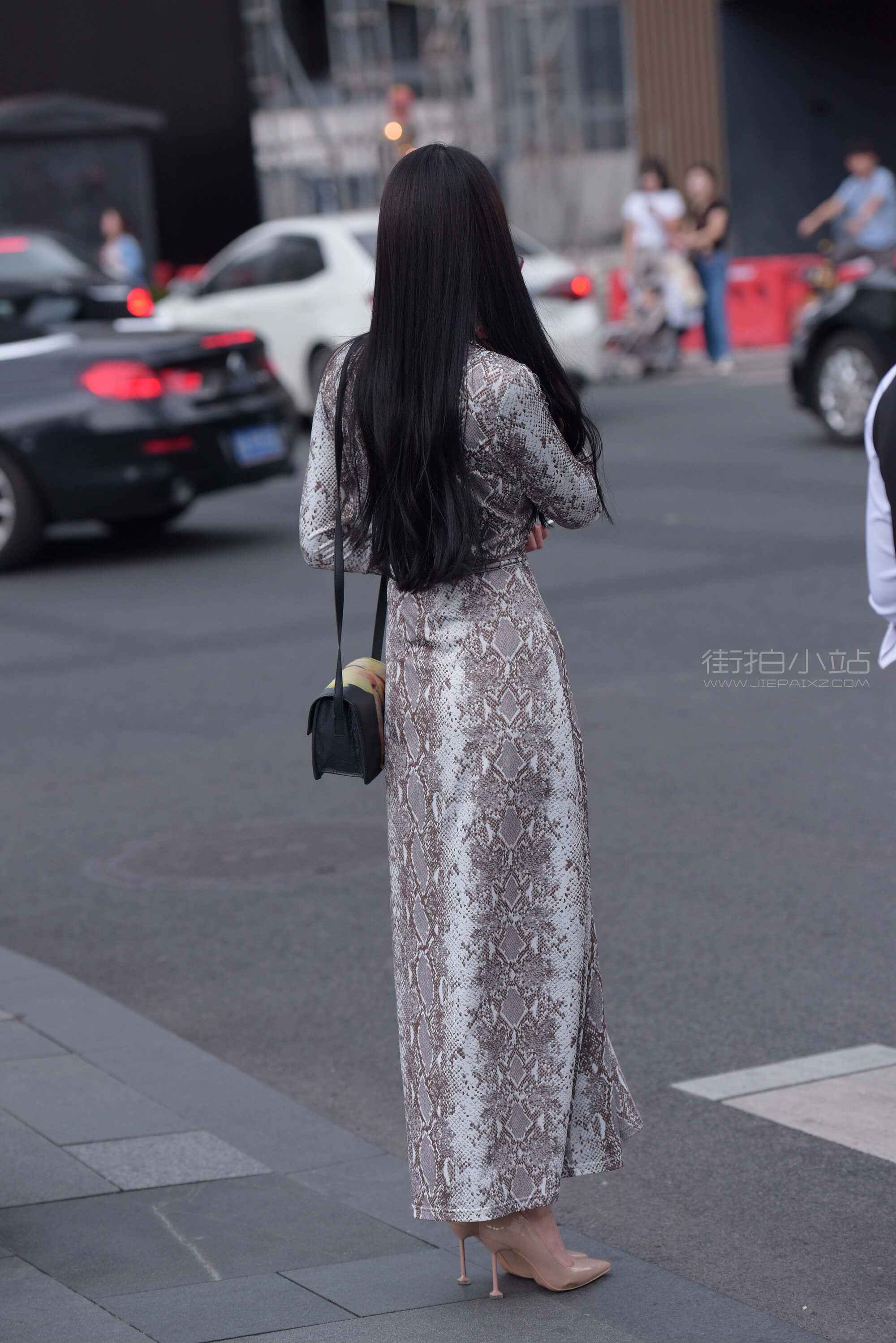 26981mctv5vf45dp.jpg