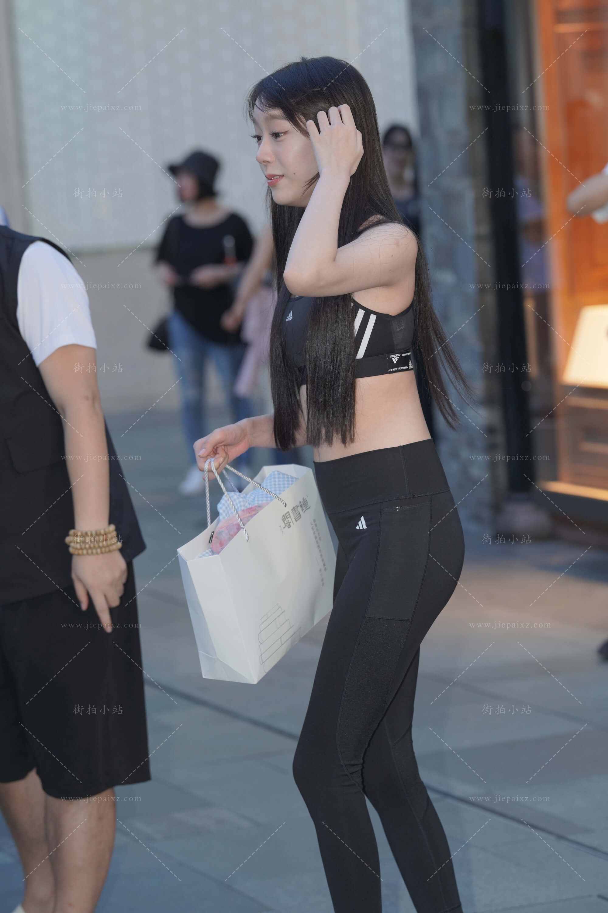 33525yjyscn3fawt.jpg