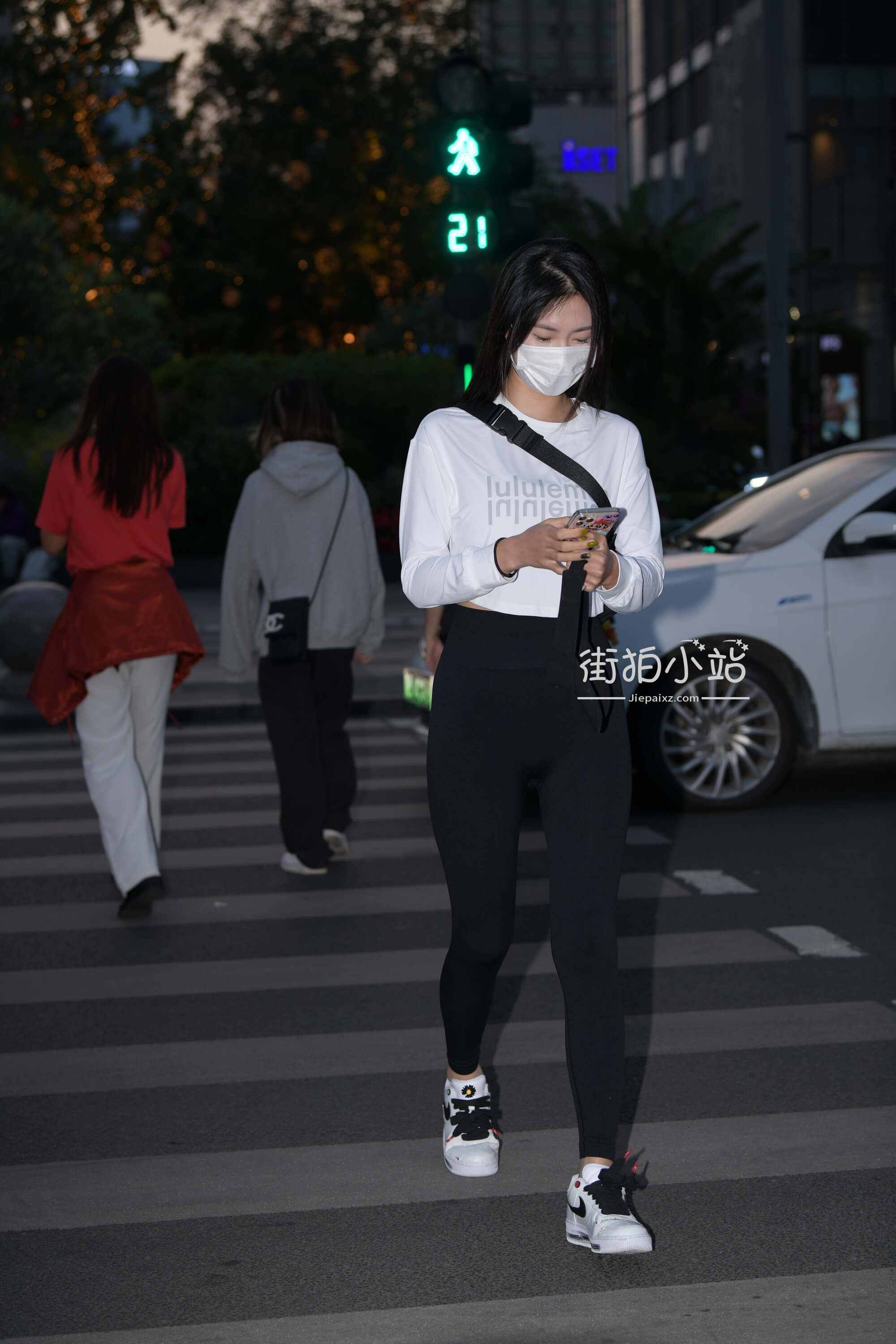 3109930bk5vdkuhm.jpg