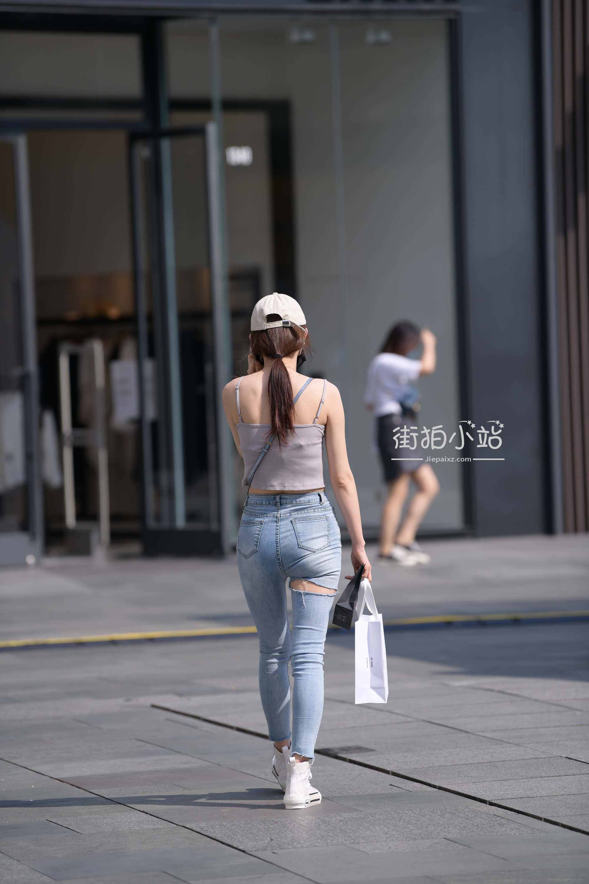 29605fdz03wwmqj2.jpg