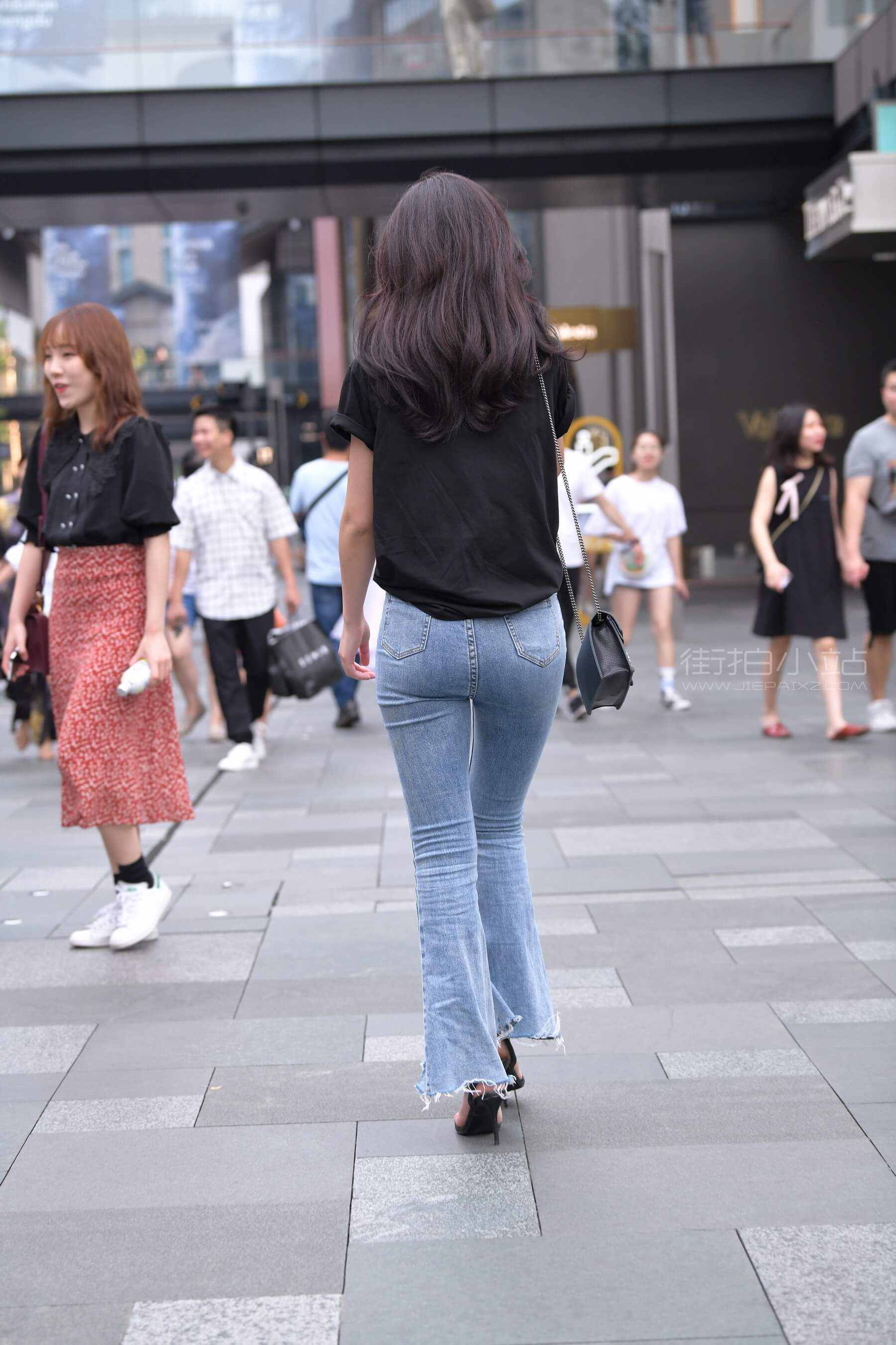 24305u3y4sn02ivp.jpg