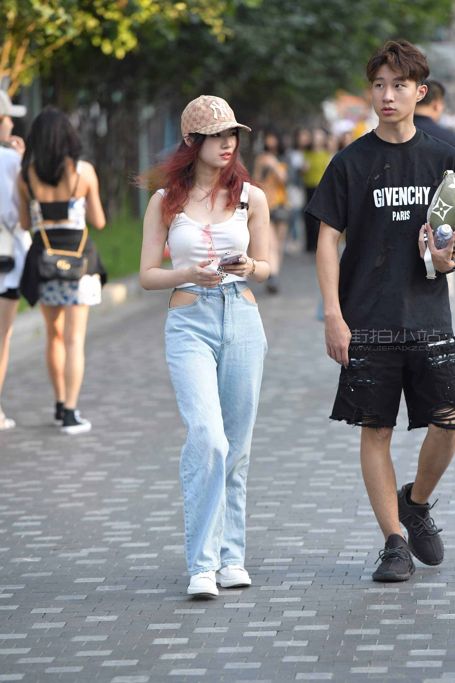 23902a1jiclqralj.jpg
