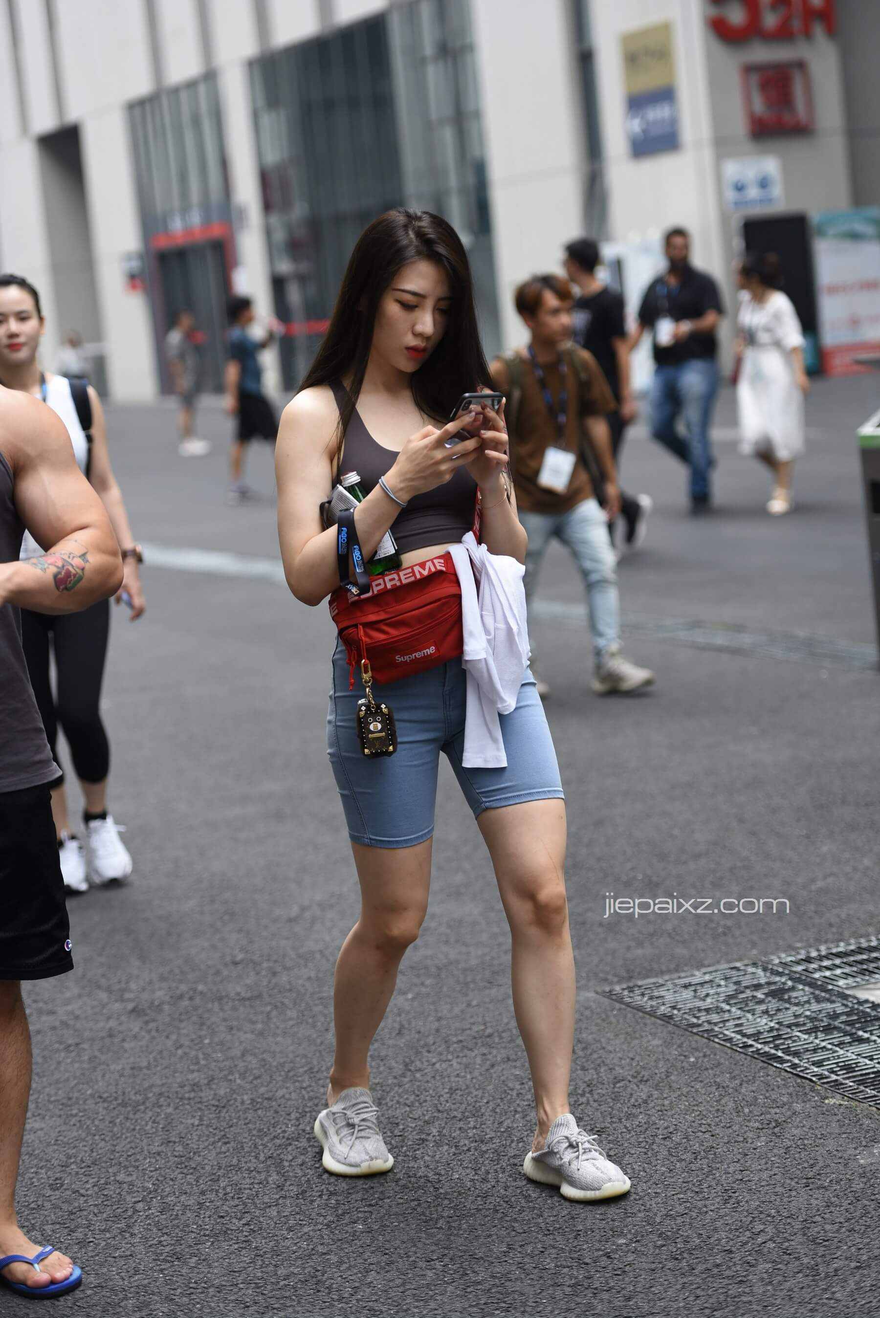 21827wmkymxfvvm0.jpg
