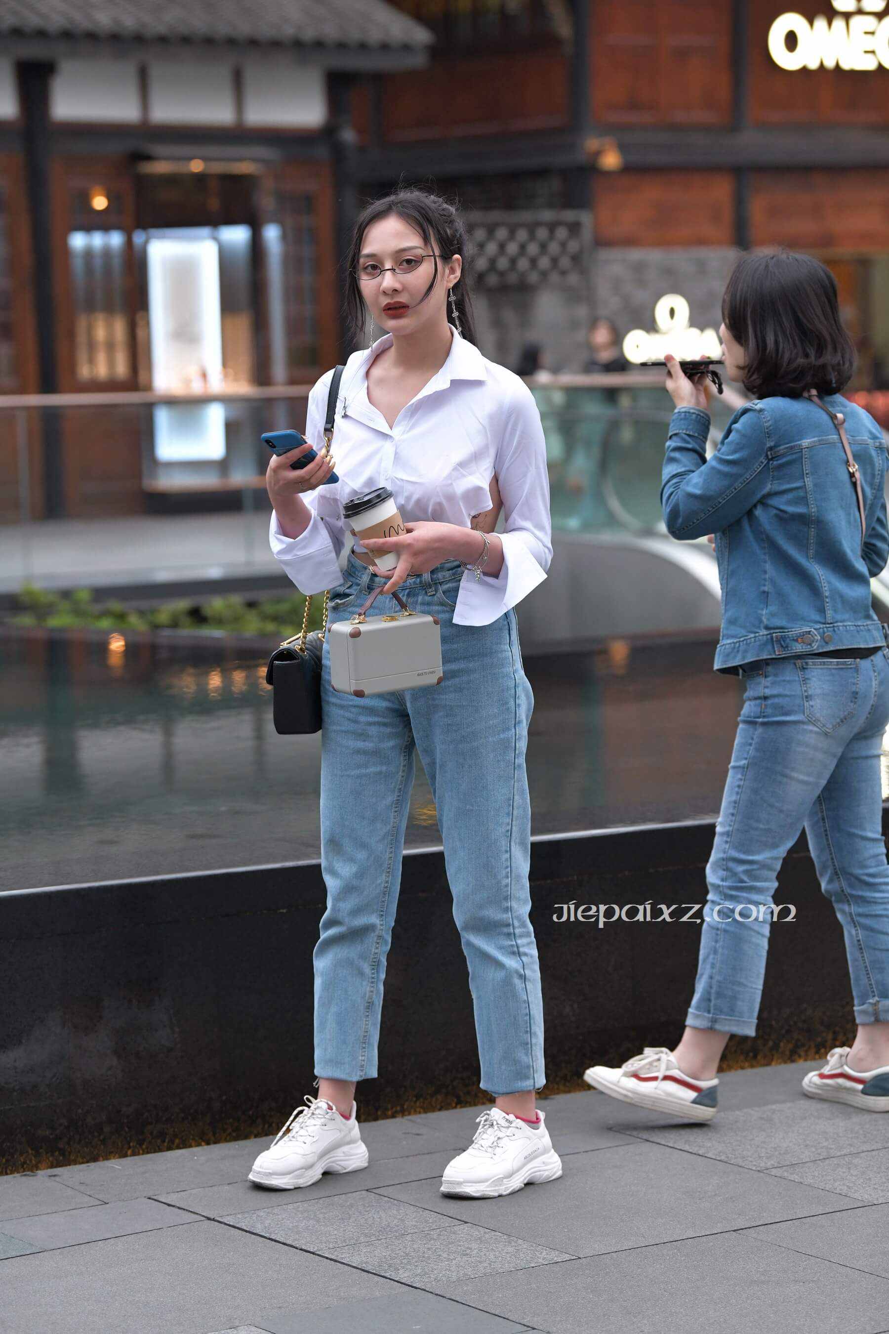 218072pzhuaamhq2.jpg