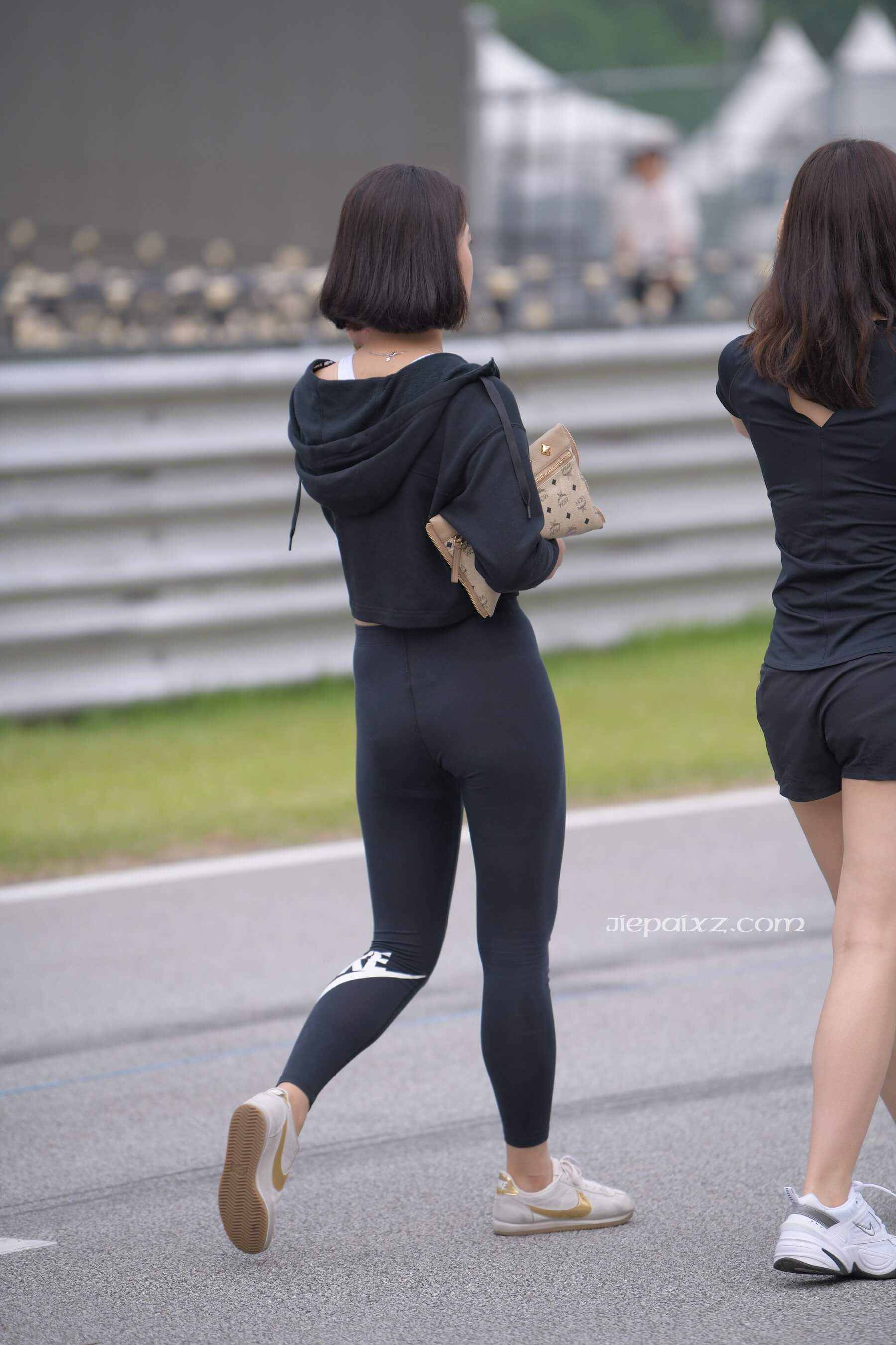 21784jy22bn41lhj.jpg