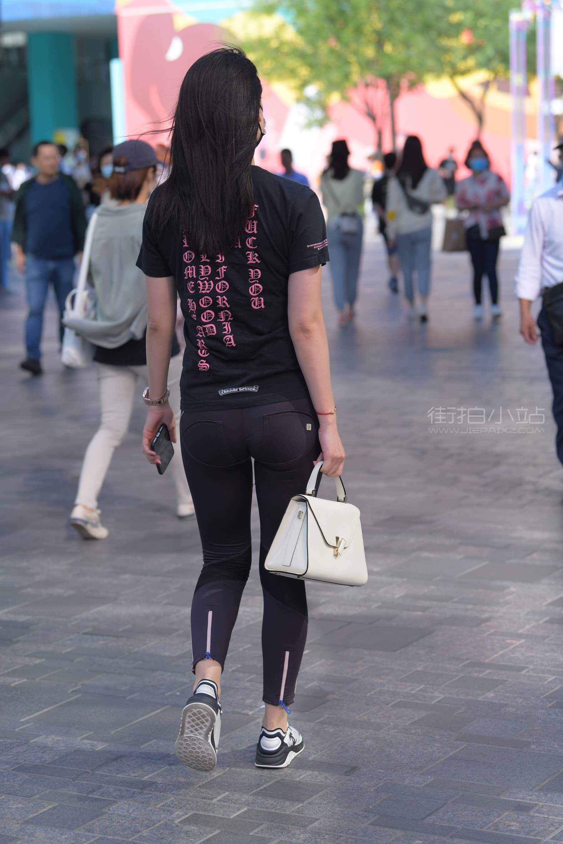 25696ybk0vjo00gx.jpg