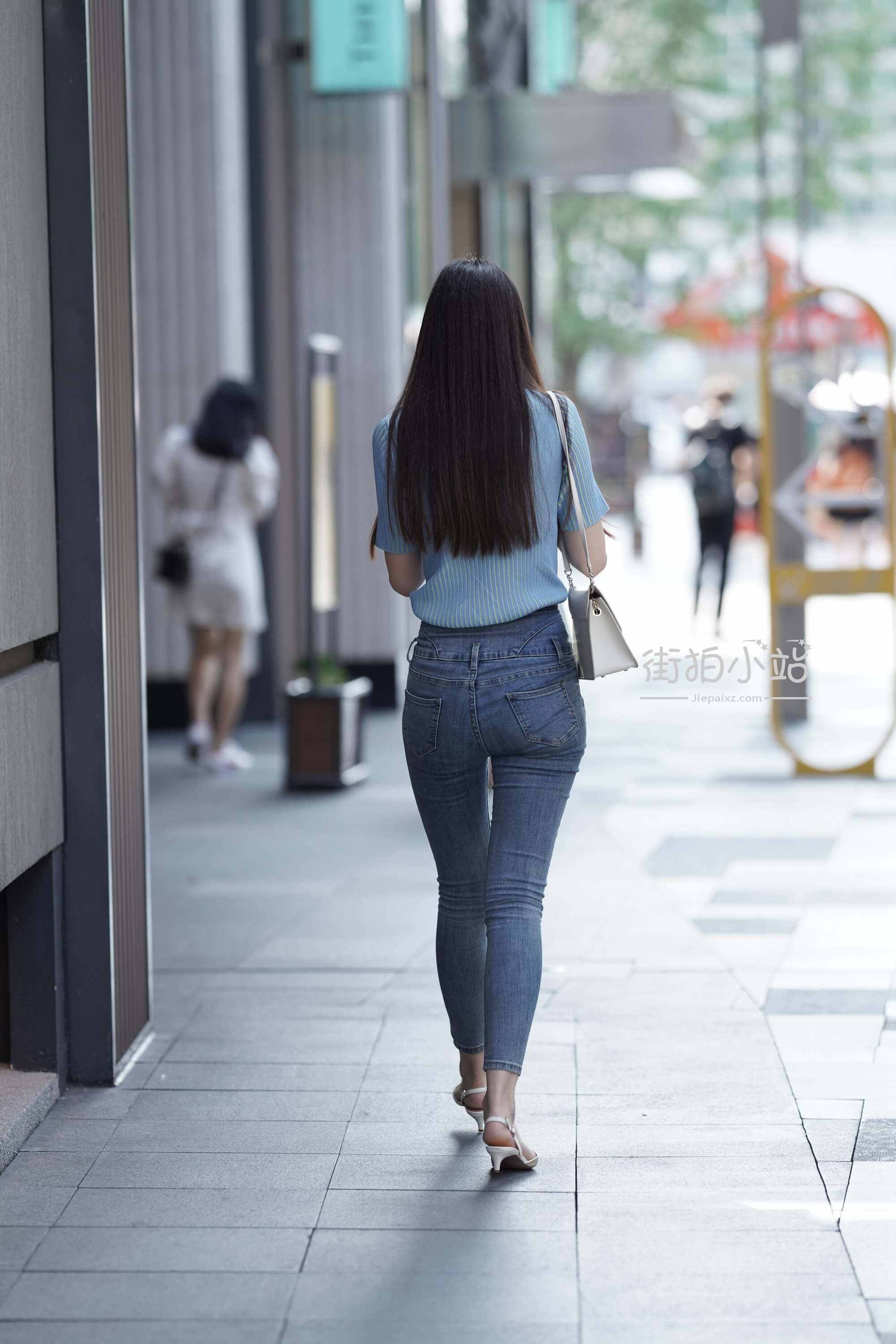274431pzo00pailb.jpg