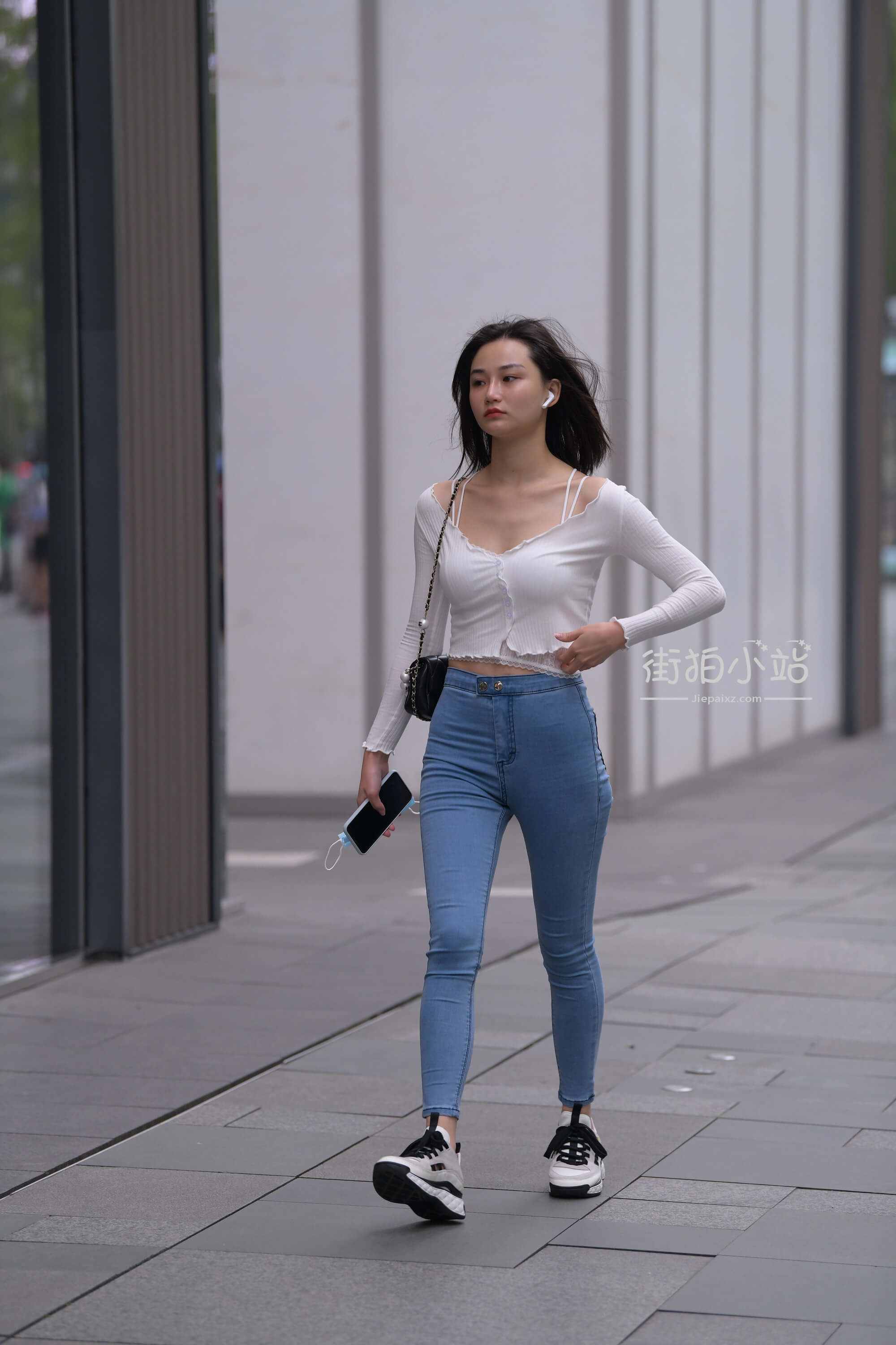 272880dkcwaoll25.jpg