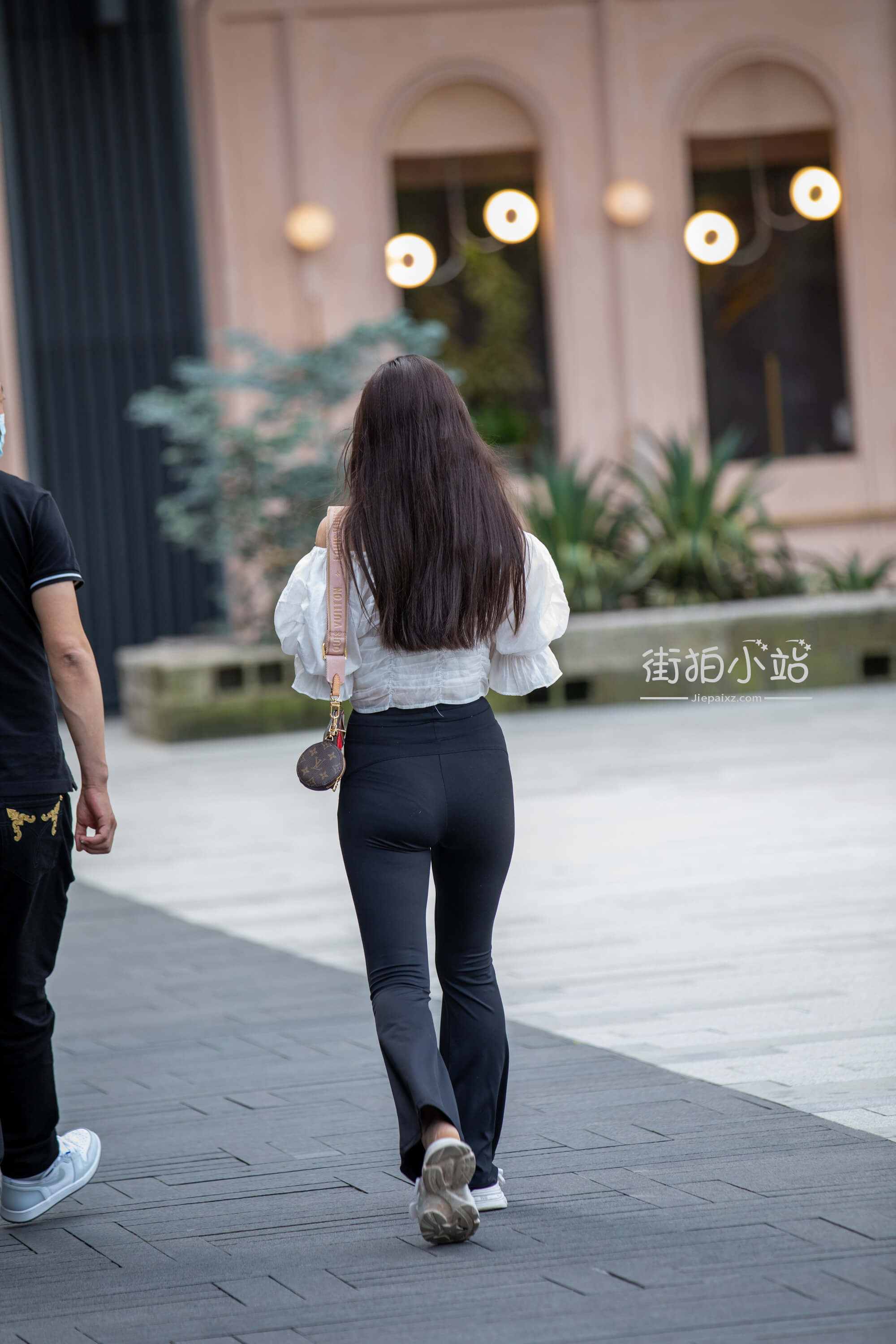 272062gv2plhqqol.jpg