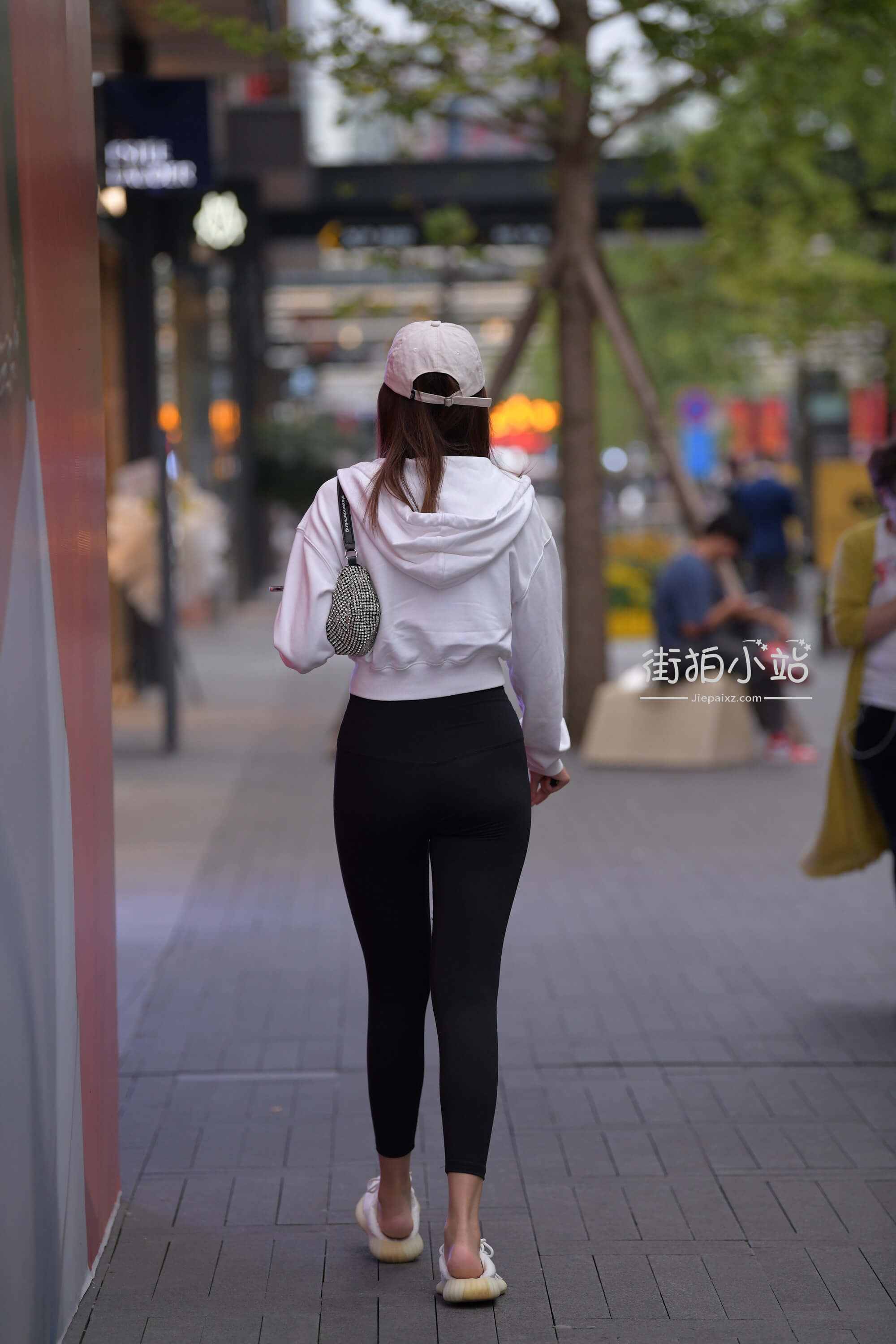27110kegapgxfrxj.jpg