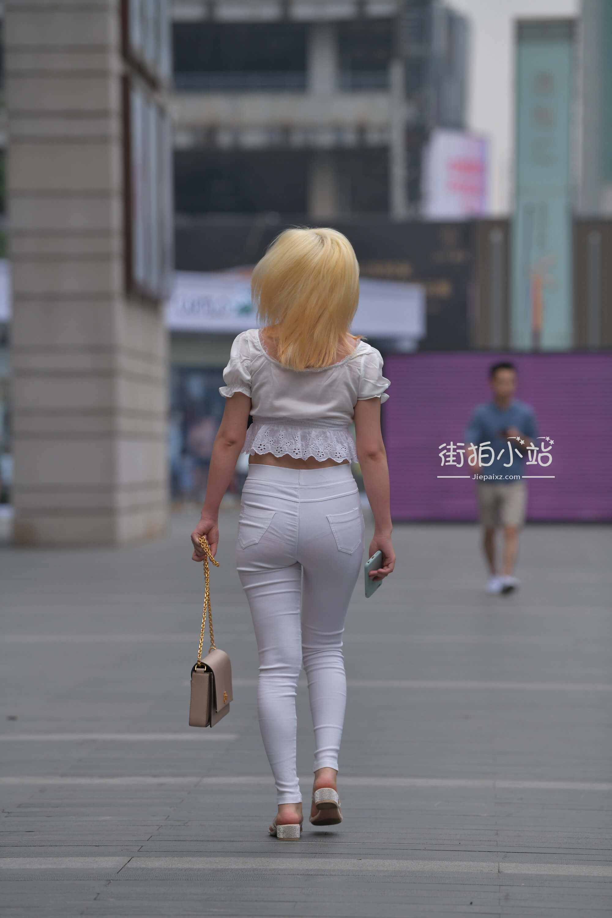 27115ff0l3g3ihwv.jpg