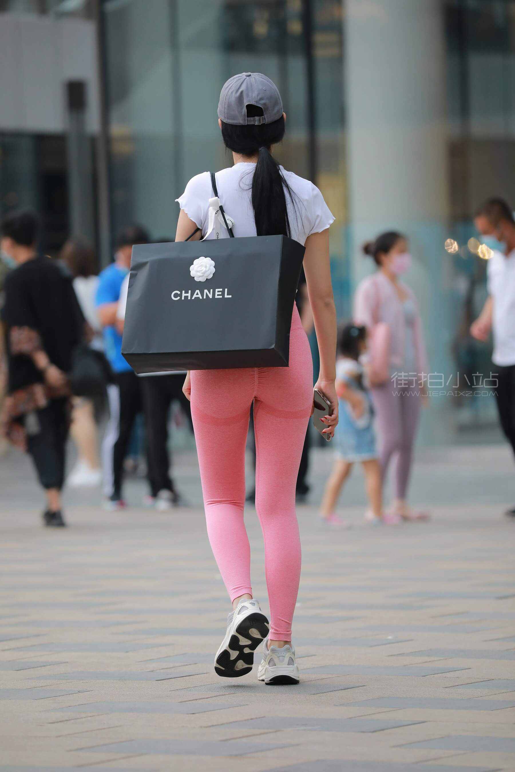 25733u302ctya0jl.jpg