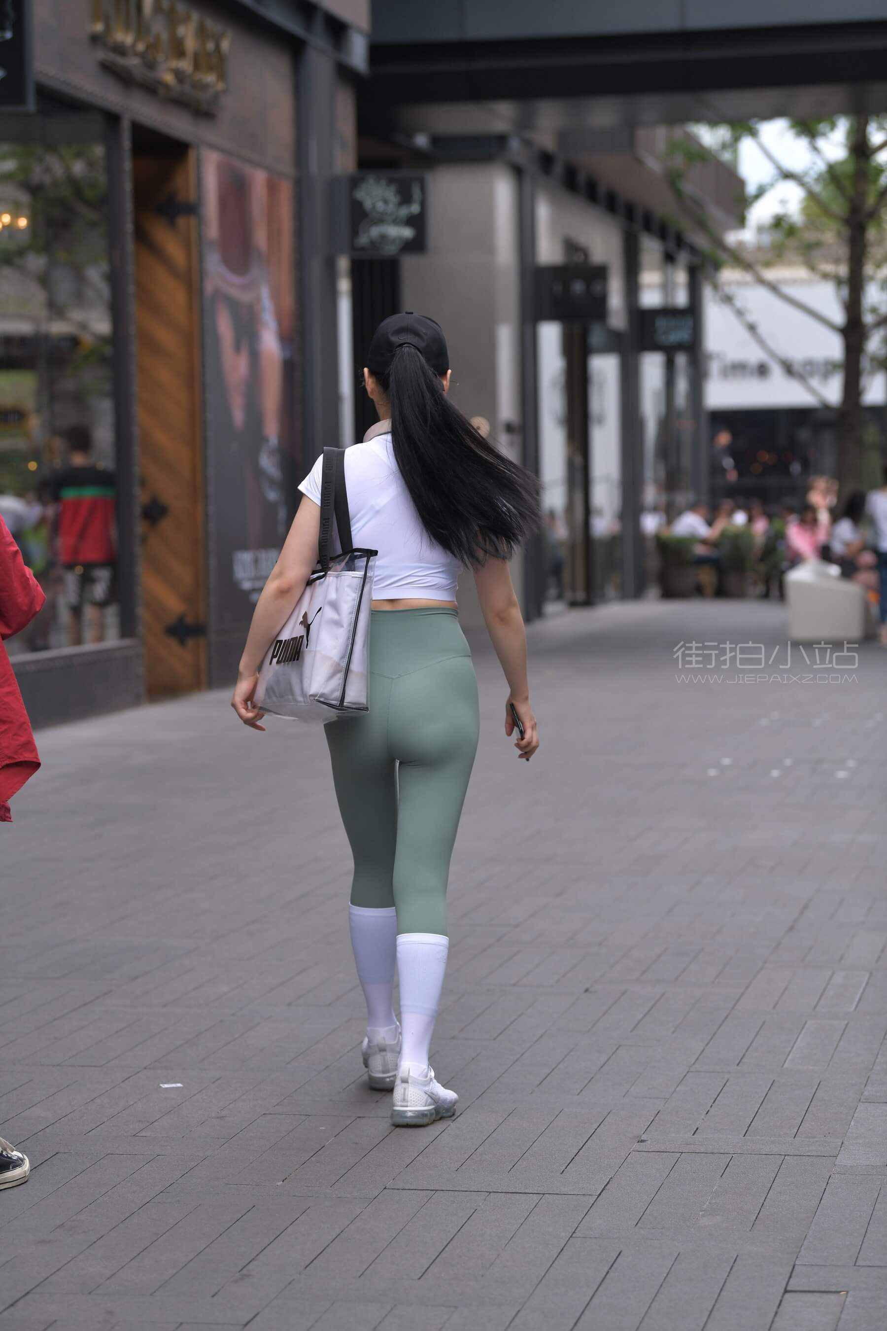 258872rrzy3f5xi5.jpg