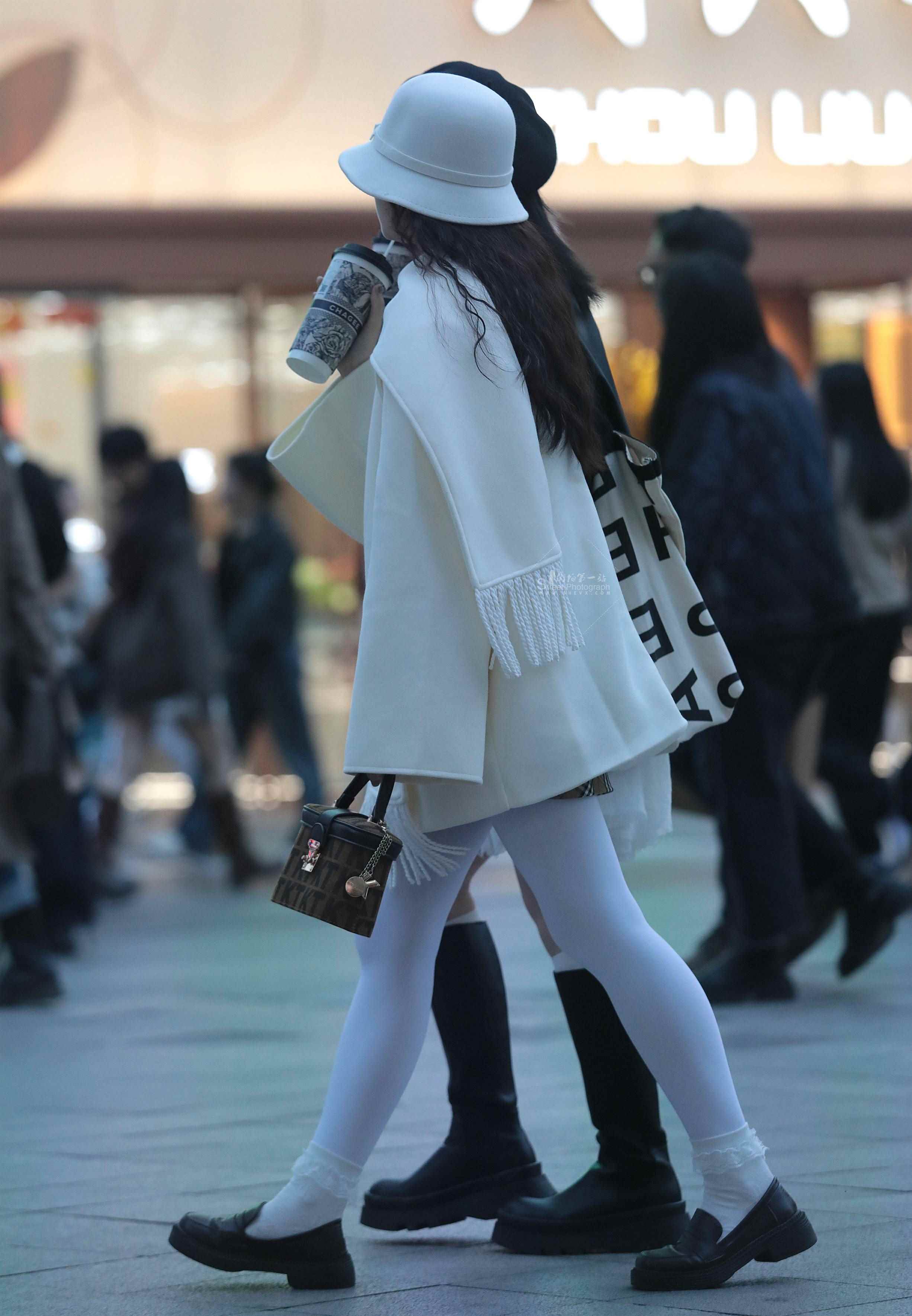 468265-qcfremtssq2.jpg