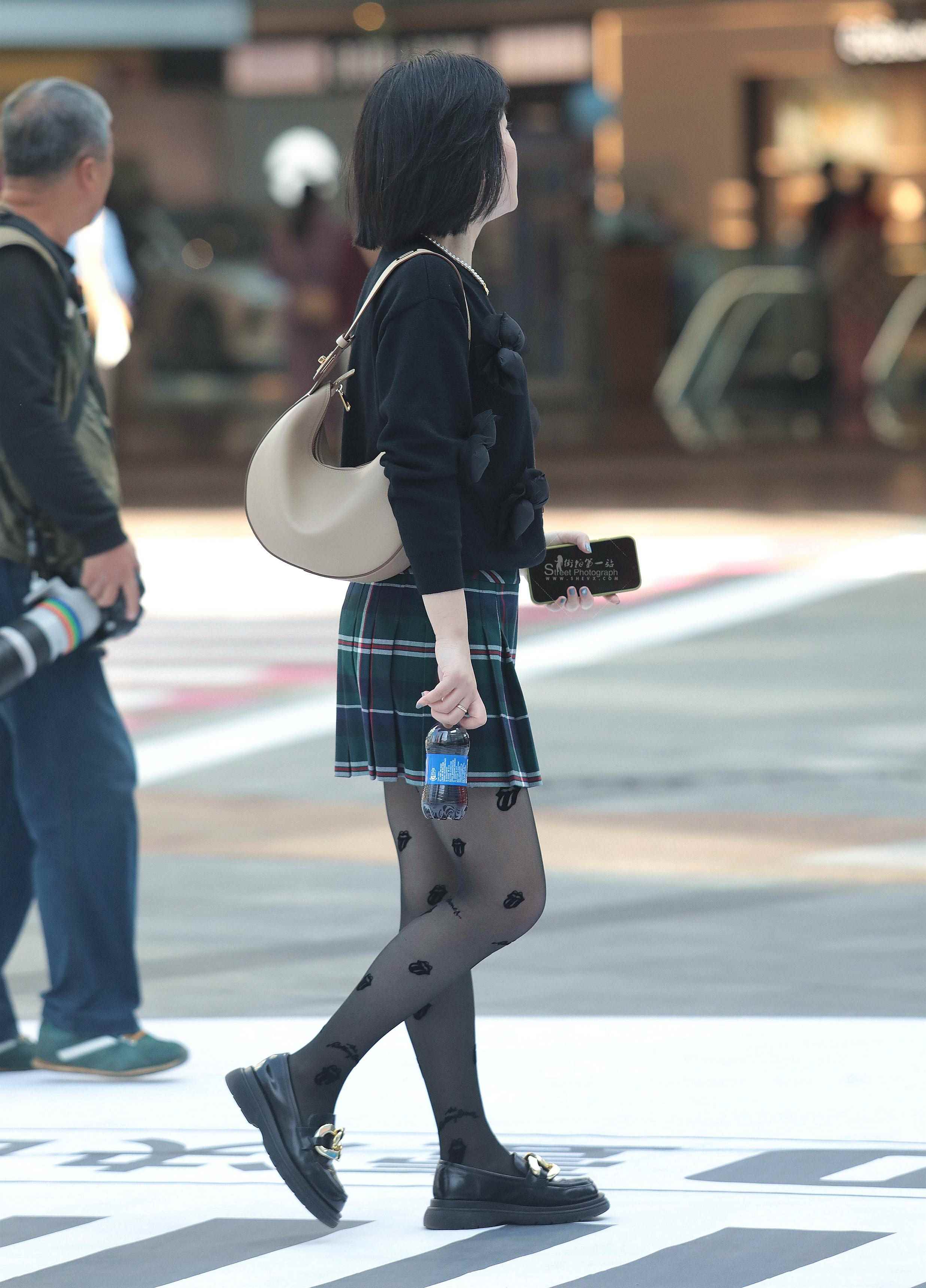 467861-1kr25l0tv5s.jpg