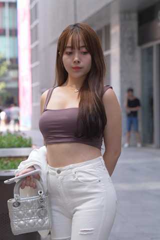 9618aadiu3hecrd.jpg