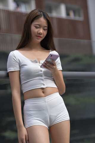 18392xjgh2ch0103.jpg