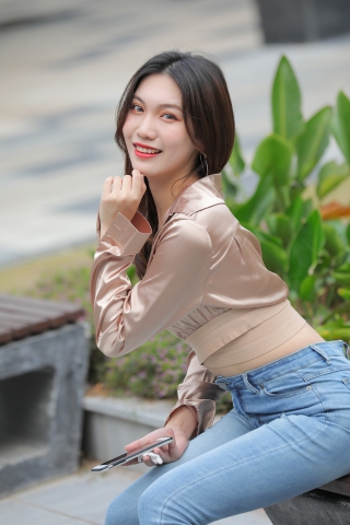 3326aiy2iveqltx.jpg