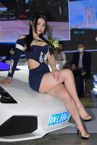 4459d40xpy3ew51.jpg