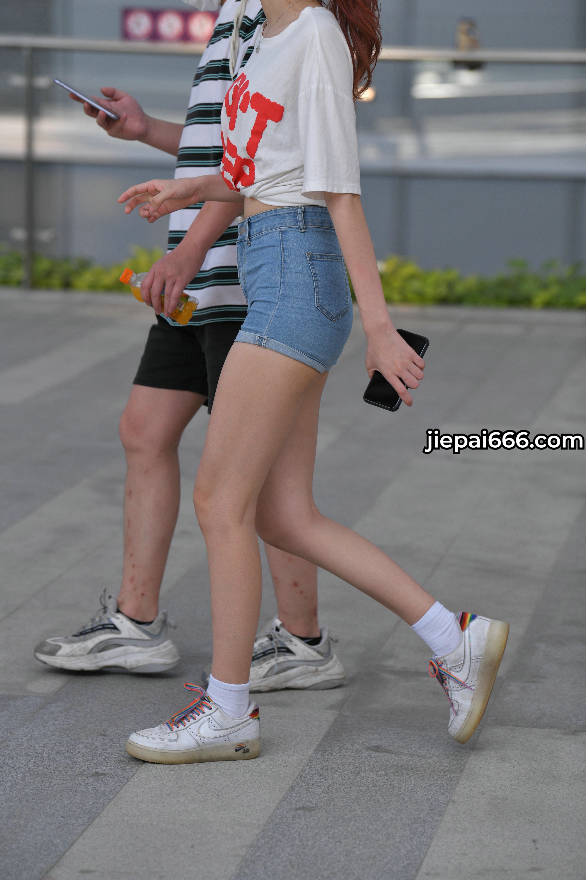 4605lyacaozd4jr.jpg